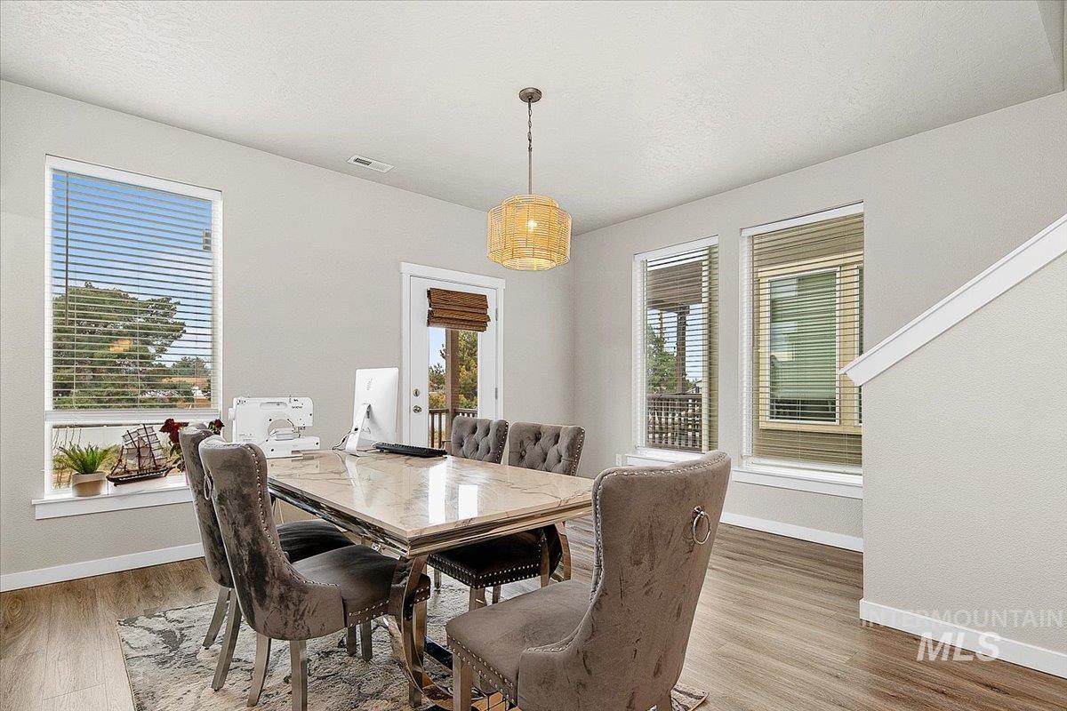 3125 N Network Ln, Boise, Idaho 83704, 4 Bedrooms, 3.5 Bathrooms, Residential For Sale, Price $459,900,MLS 98977118