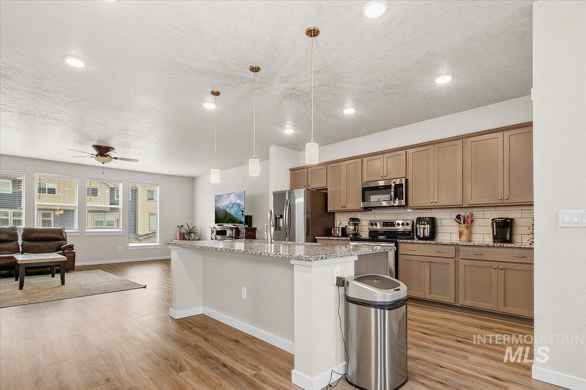 3125 N Network Ln, Boise, Idaho 83704, 4 Bedrooms, 3.5 Bathrooms, Residential For Sale, Price $459,900,MLS 98977118