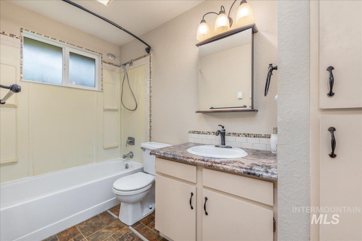 6924 Colehaven Lane, Boise, Idaho 83704, 2 Bedrooms, 1 Bathroom, Residential For Sale, Price $229,999,MLS 98977119