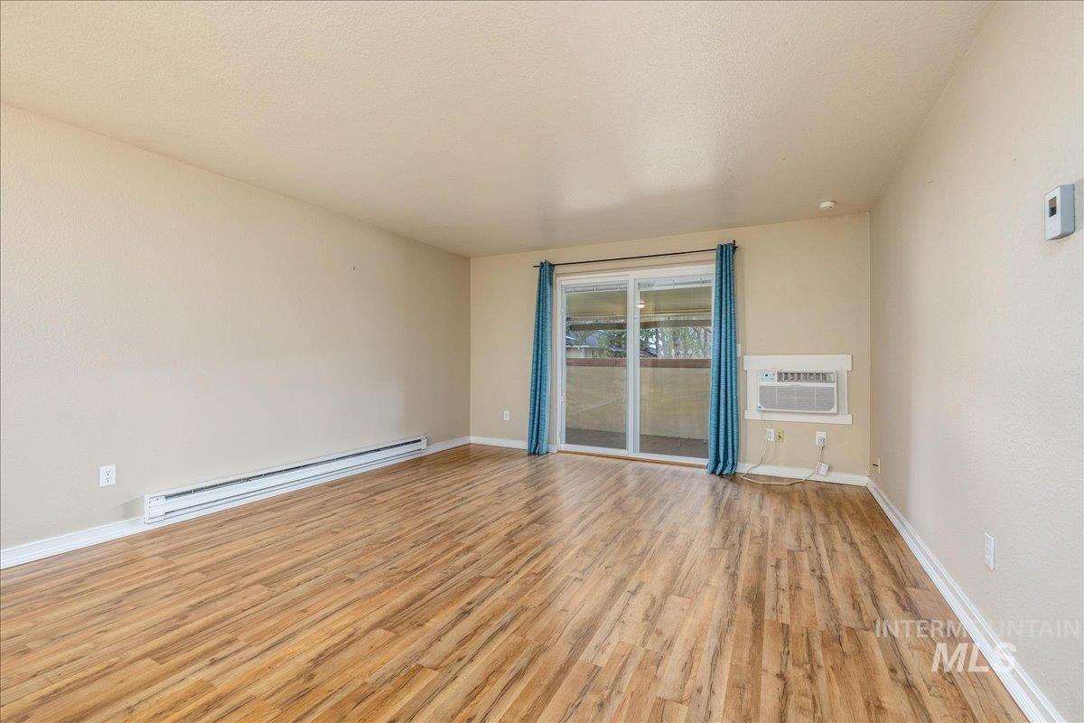 6924 Colehaven Lane, Boise, Idaho 83704, 2 Bedrooms, 1 Bathroom, Residential For Sale, Price $229,999,MLS 98977119