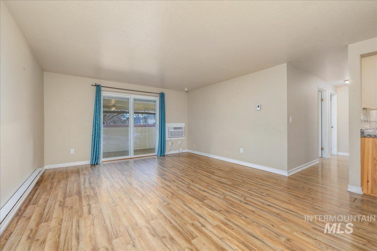 6924 Colehaven Lane, Boise, Idaho 83704, 2 Bedrooms, 1 Bathroom, Residential For Sale, Price $229,999,MLS 98977119