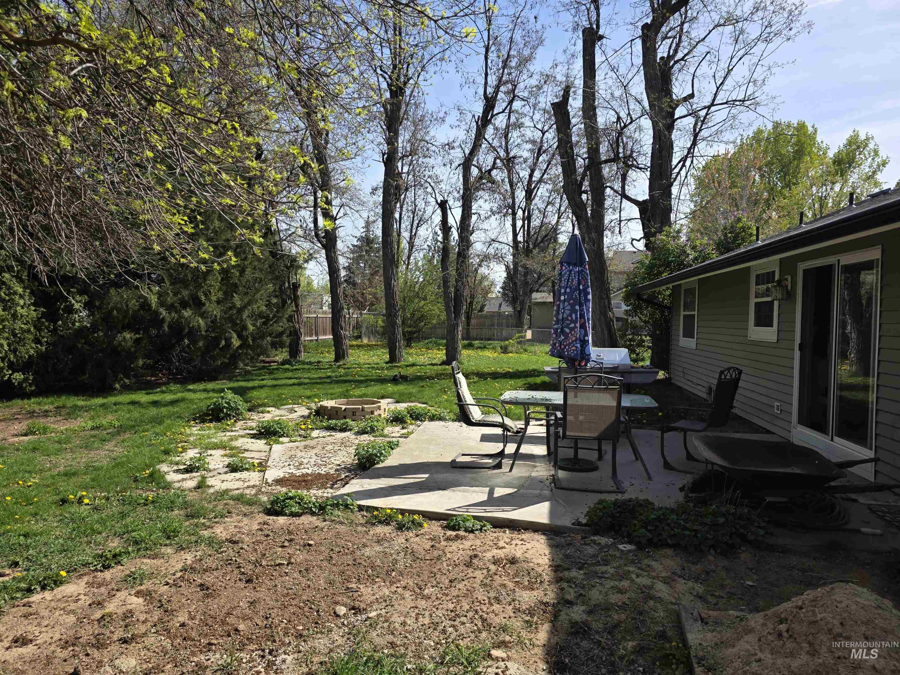 1887 W Cherry Ct, Boise, Idaho 83705, 2 Bedrooms, 1 Bathroom, Residential For Sale, Price $367,500,MLS 98977120