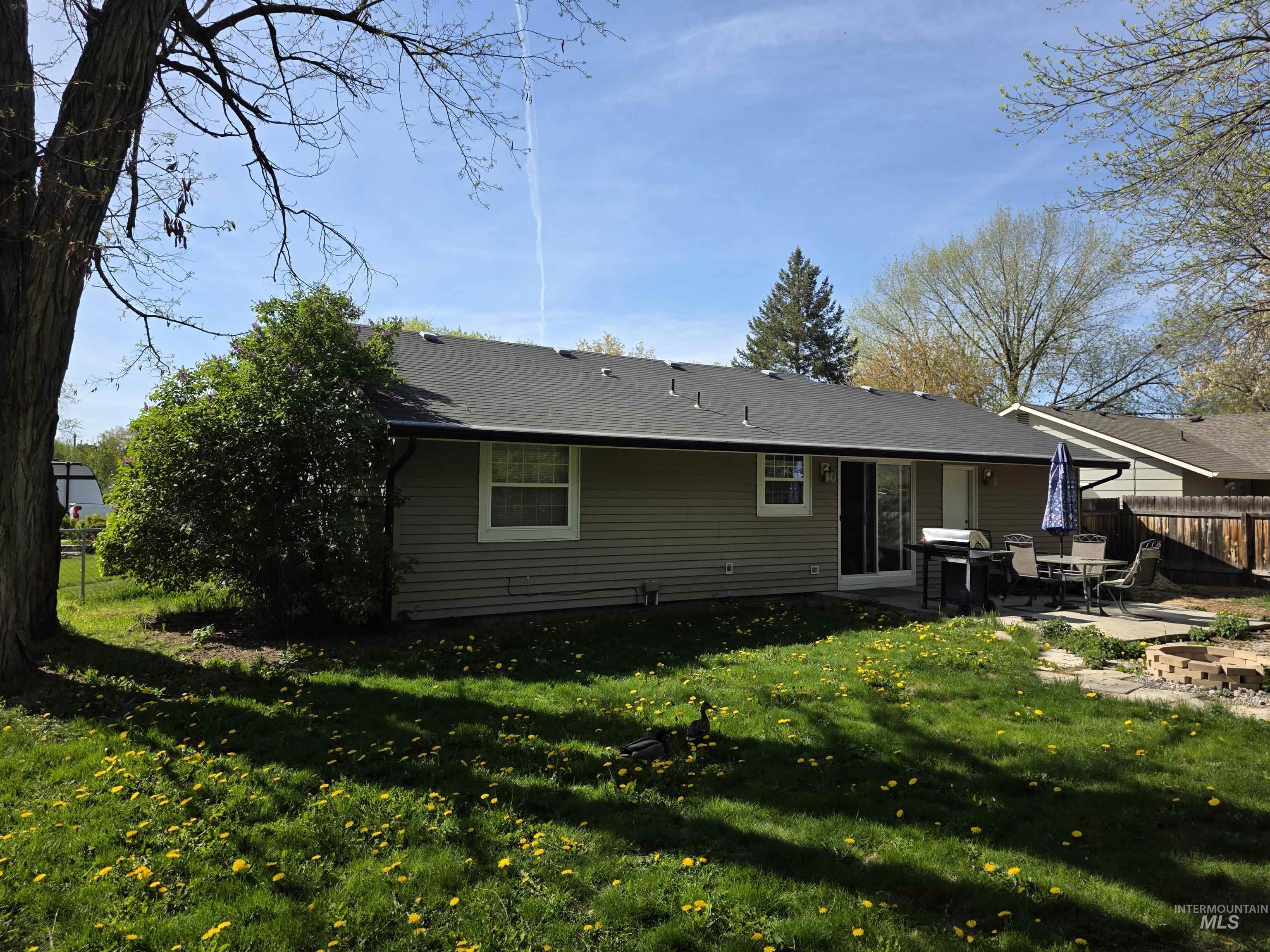 1887 W Cherry Ct, Boise, Idaho 83705, 2 Bedrooms, 1 Bathroom, Residential For Sale, Price $367,500,MLS 98977120
