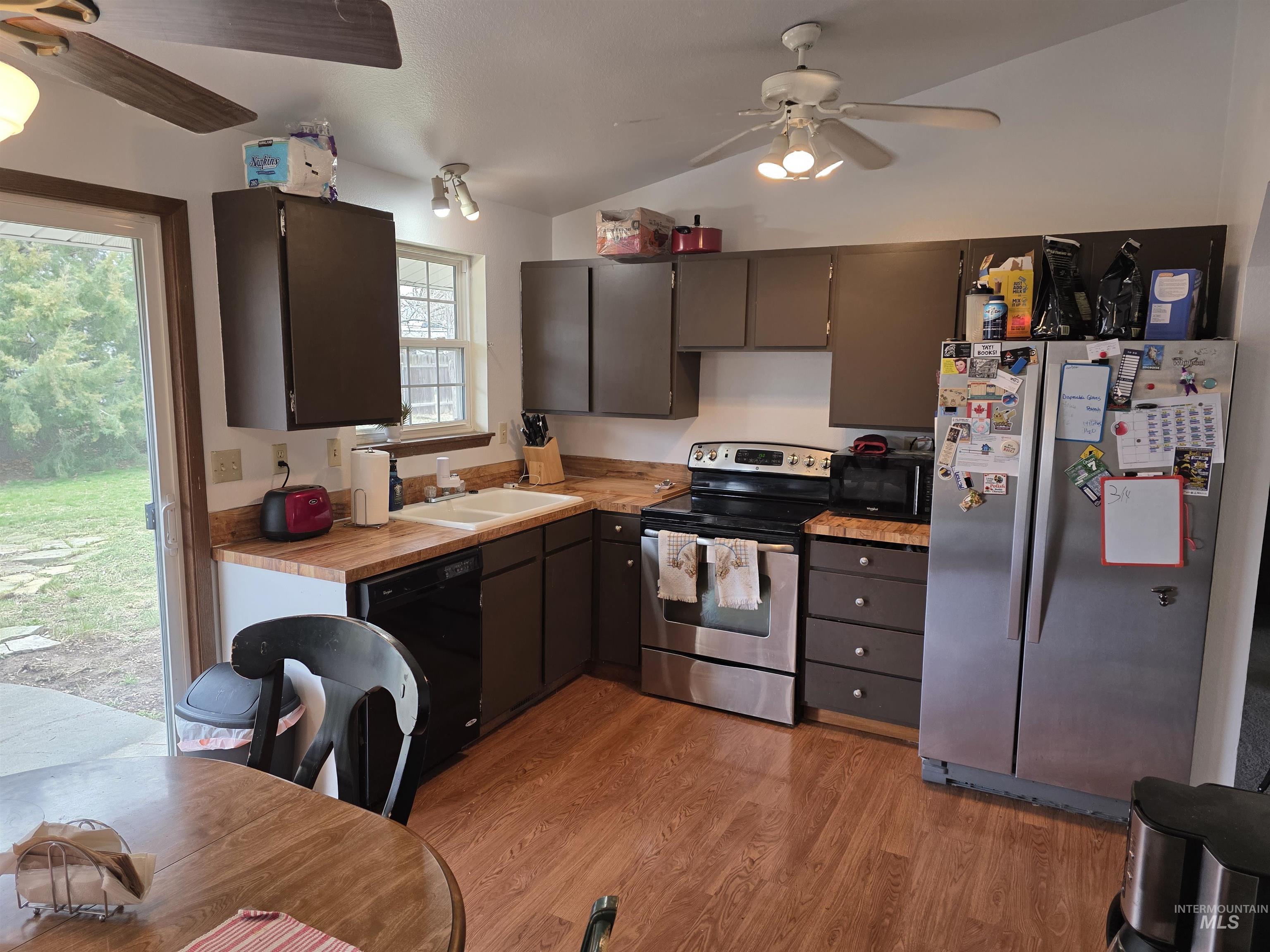 1887 W Cherry Ct, Boise, Idaho 83705, 2 Bedrooms, 1 Bathroom, Residential For Sale, Price $374,900,MLS 98977120