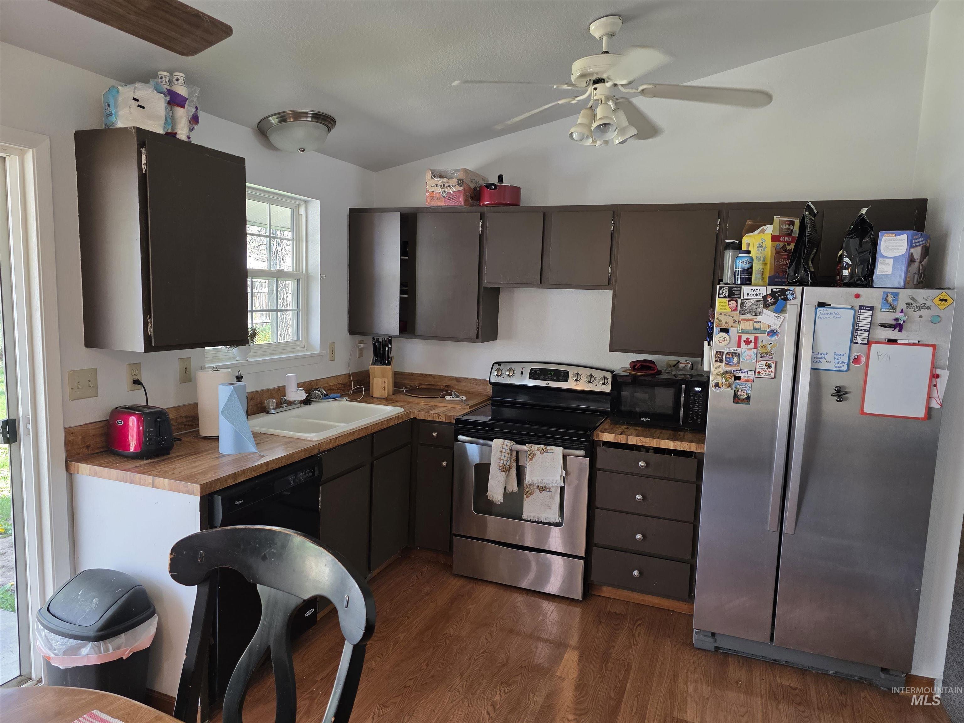 1887 W Cherry Ct, Boise, Idaho 83705, 2 Bedrooms, 1 Bathroom, Residential For Sale, Price $367,500,MLS 98977120