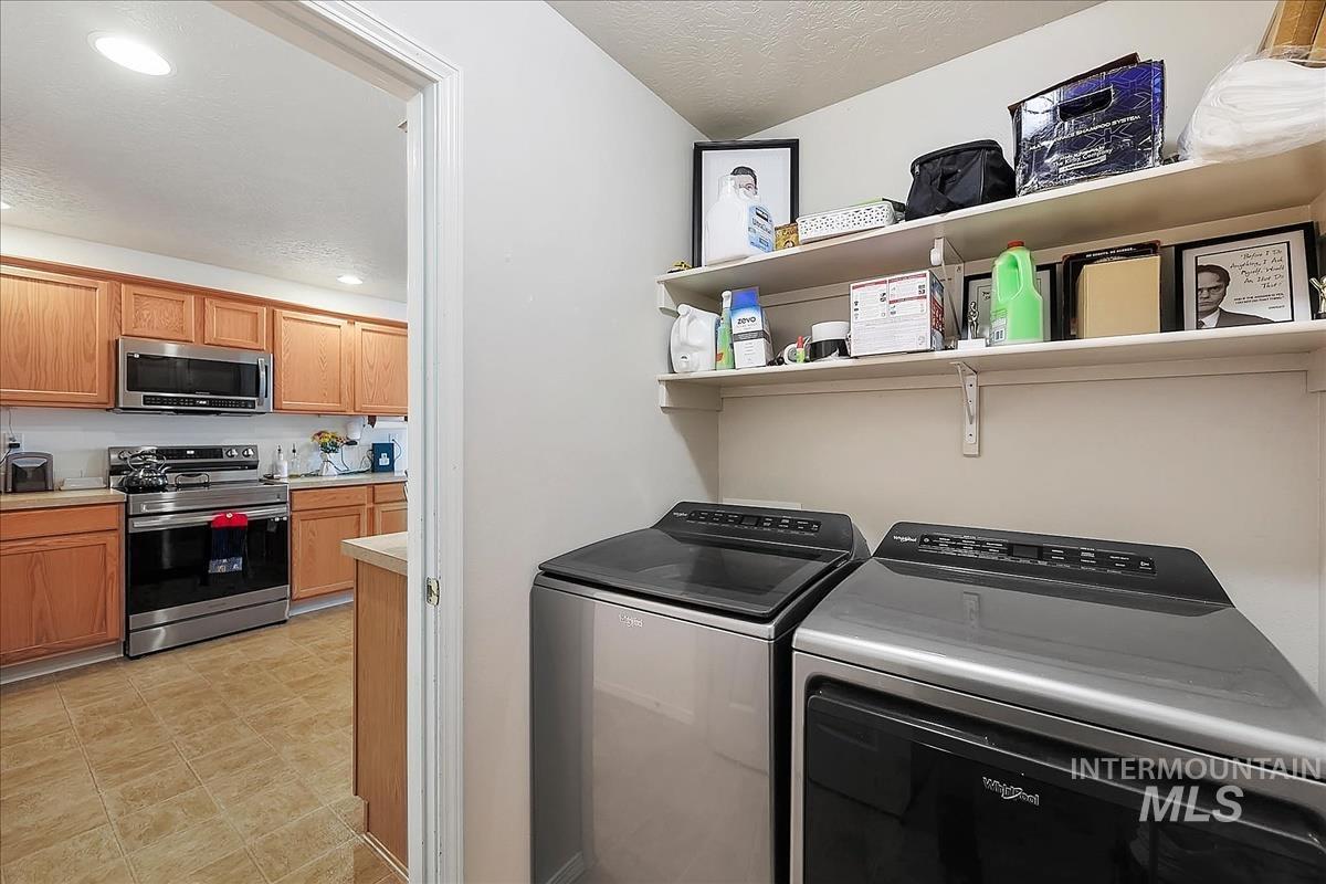 5304 Barkley Way, Caldwell, Idaho 83607, 3 Bedrooms, 2.5 Bathrooms, Residential For Sale, Price $395,000,MLS 98977122