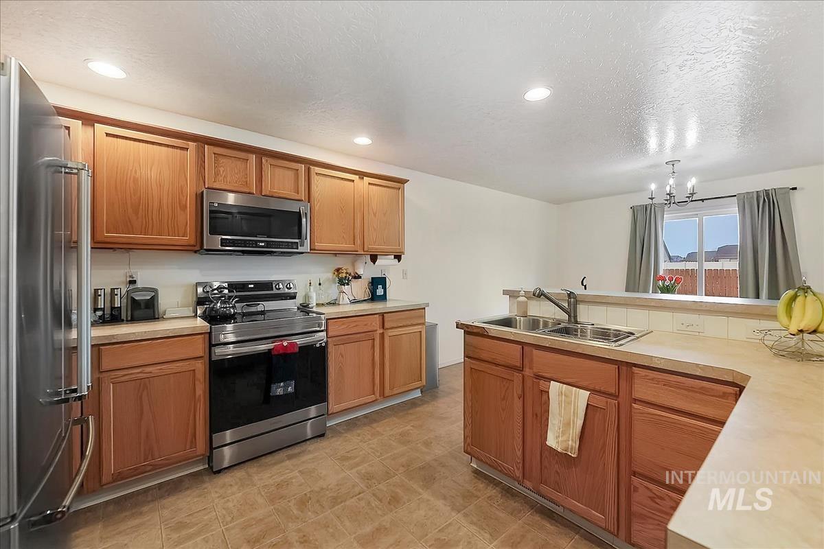 5304 Barkley Way, Caldwell, Idaho 83607, 3 Bedrooms, 2.5 Bathrooms, Residential For Sale, Price $395,000,MLS 98977122