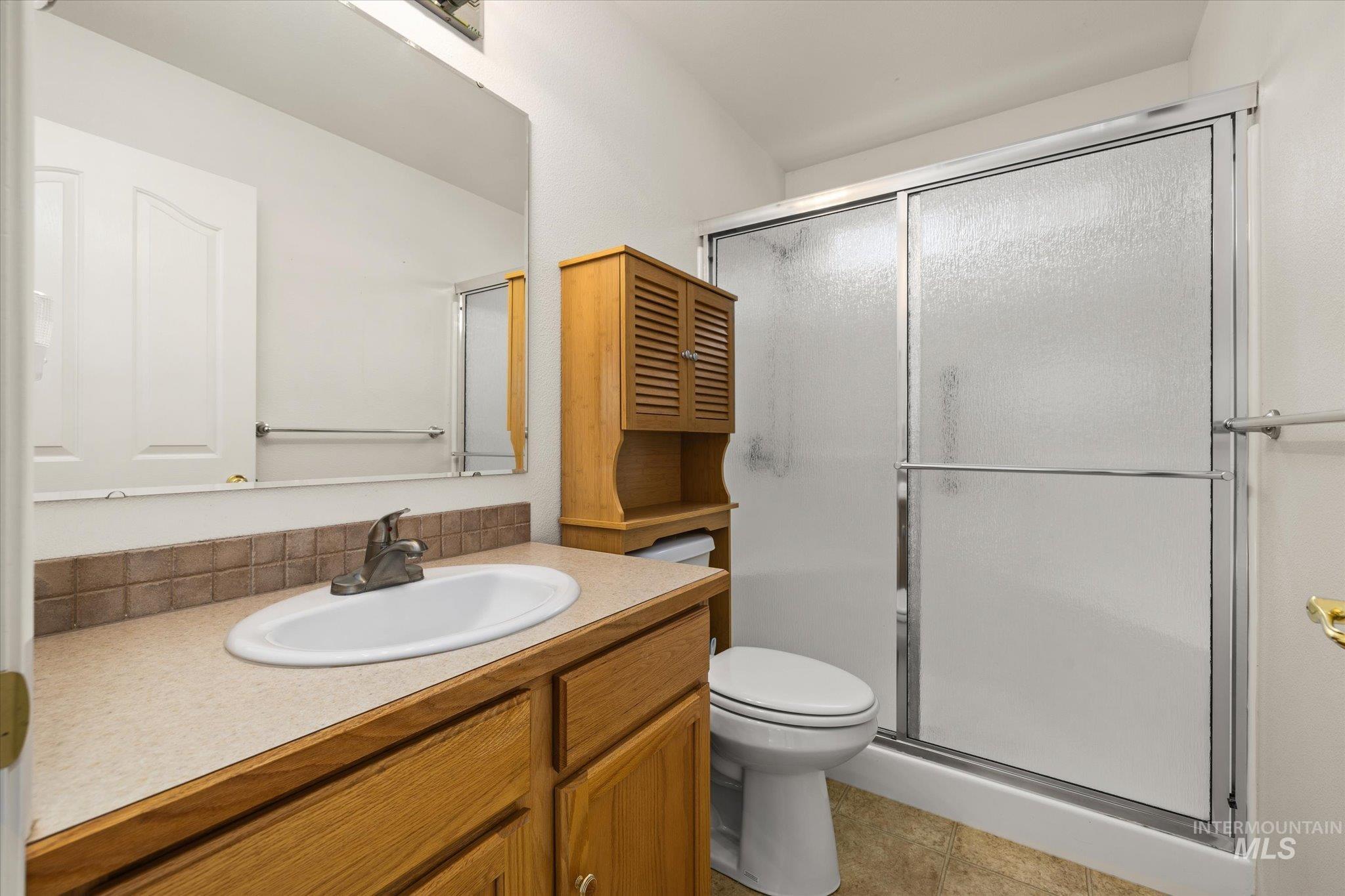 338 W Birmingham Drive, Nampa, Idaho 83651, 2 Bedrooms, 1 Bathroom, Residential For Sale, Price $274,900,MLS 98977123