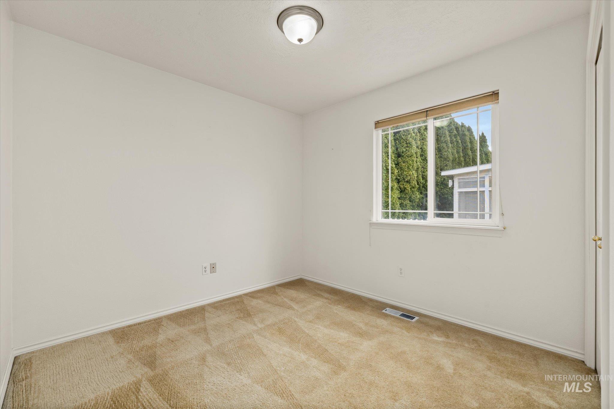 338 W Birmingham Drive, Nampa, Idaho 83651, 2 Bedrooms, 1 Bathroom, Residential For Sale, Price $274,900,MLS 98977123