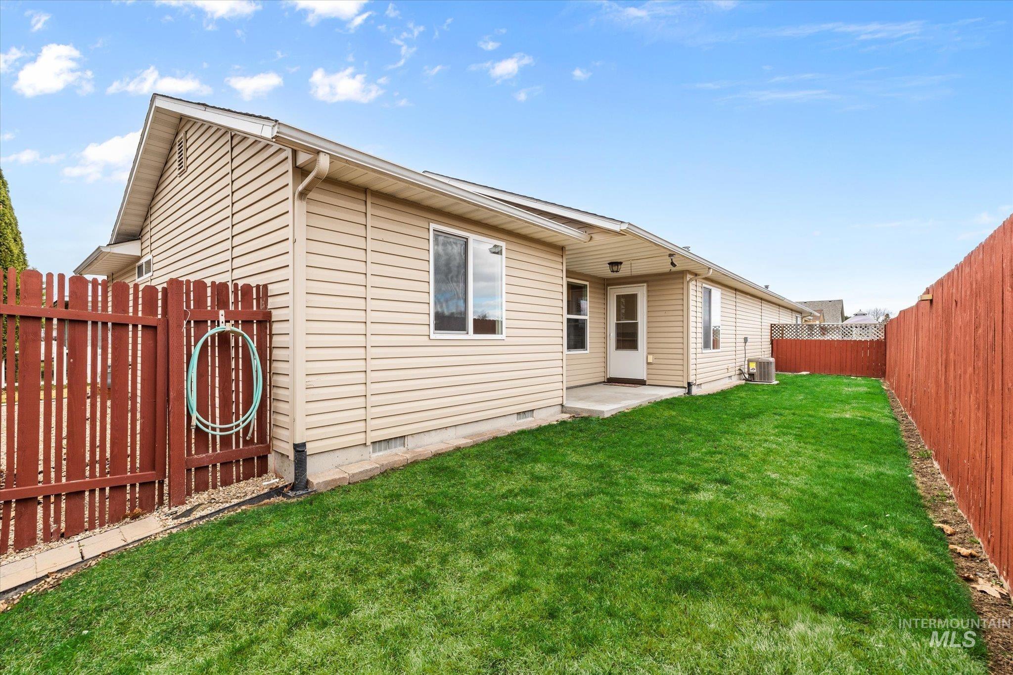 338 W Birmingham Drive, Nampa, Idaho 83651, 2 Bedrooms, 1 Bathroom, Residential For Sale, Price $274,900,MLS 98977123