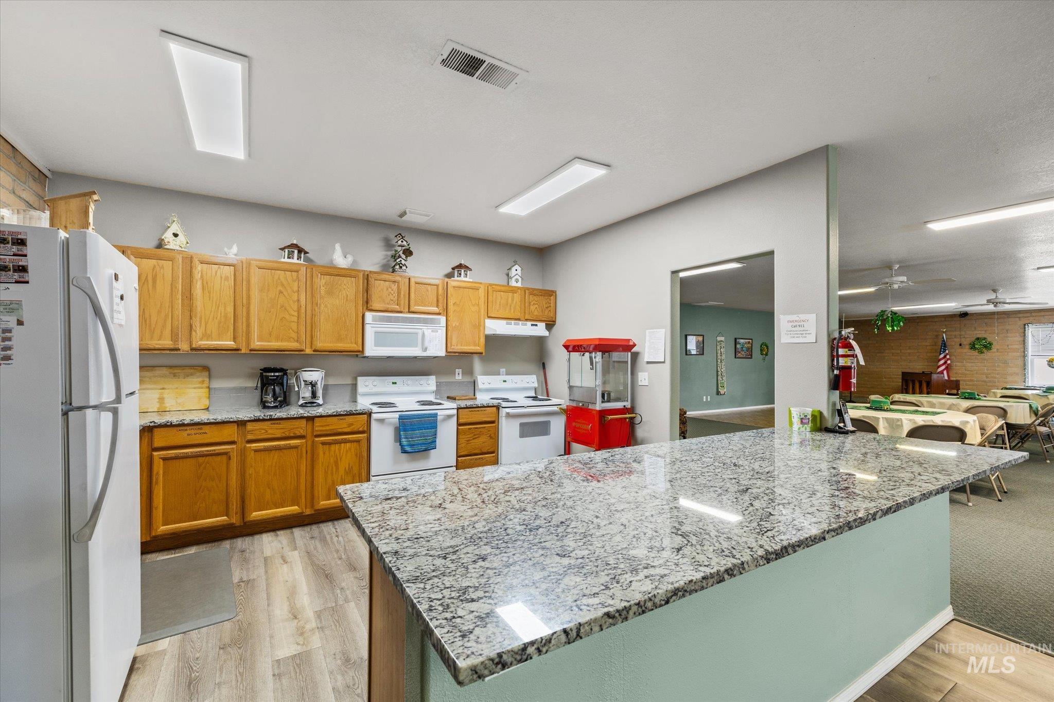 338 W Birmingham Drive, Nampa, Idaho 83651, 2 Bedrooms, 1 Bathroom, Residential For Sale, Price $274,900,MLS 98977123