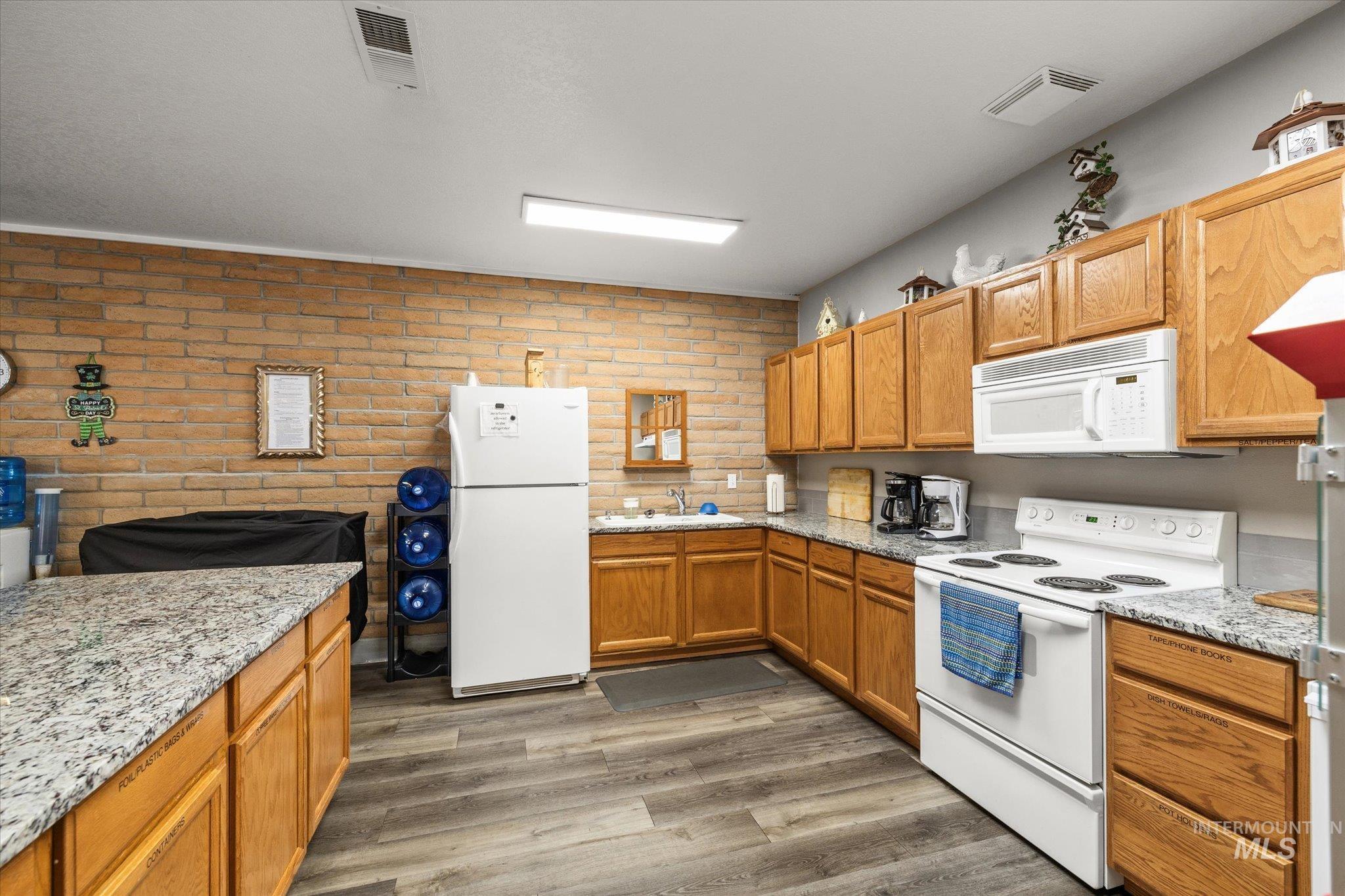 338 W Birmingham Drive, Nampa, Idaho 83651, 2 Bedrooms, 1 Bathroom, Residential For Sale, Price $274,900,MLS 98977123