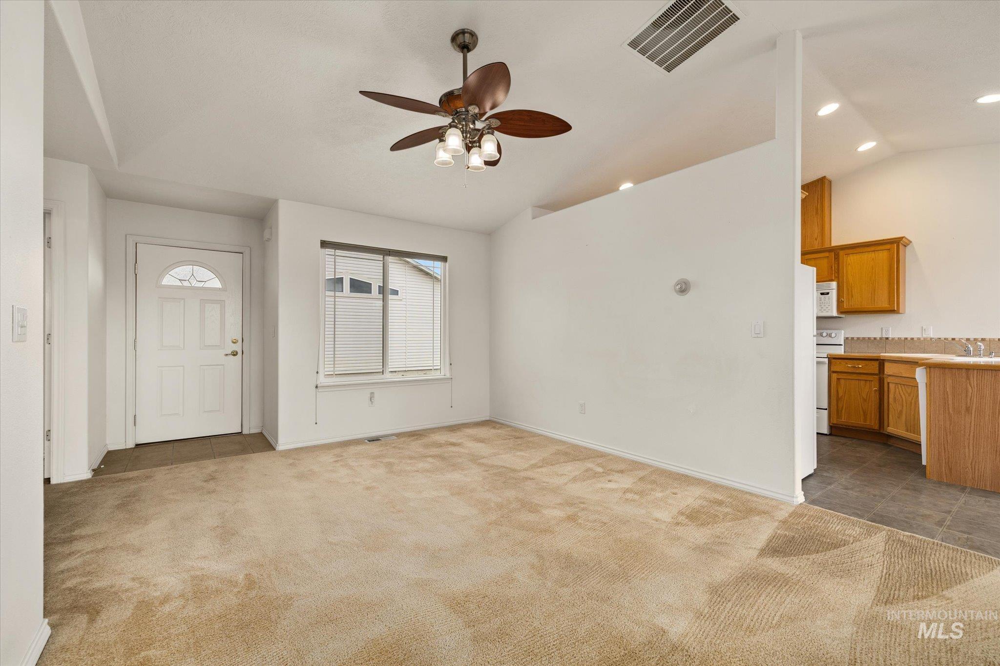 338 W Birmingham Drive, Nampa, Idaho 83651, 2 Bedrooms, 1 Bathroom, Residential For Sale, Price $274,900,MLS 98977123