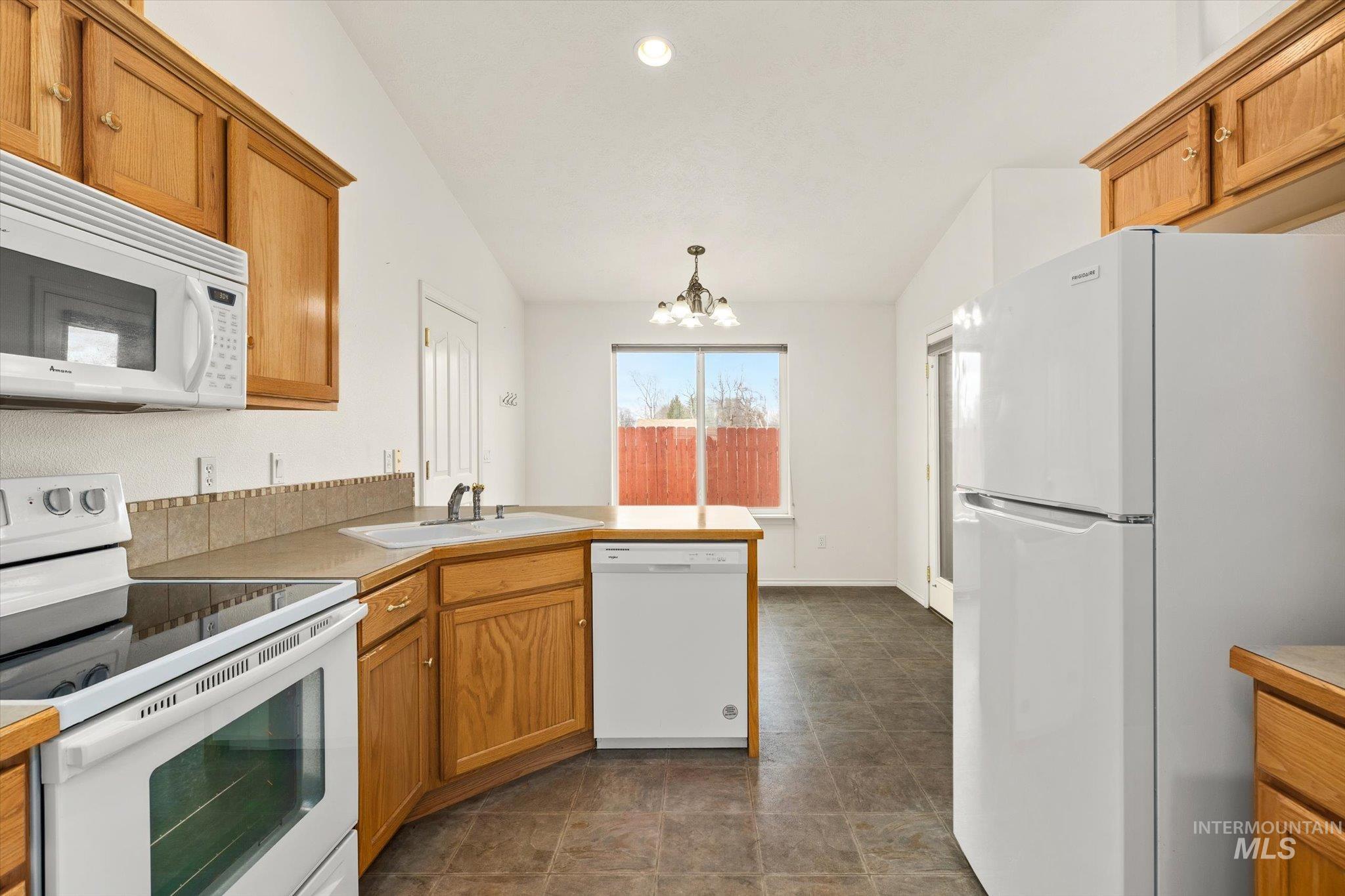 338 W Birmingham Drive, Nampa, Idaho 83651, 2 Bedrooms, 1 Bathroom, Residential For Sale, Price $274,900,MLS 98977123