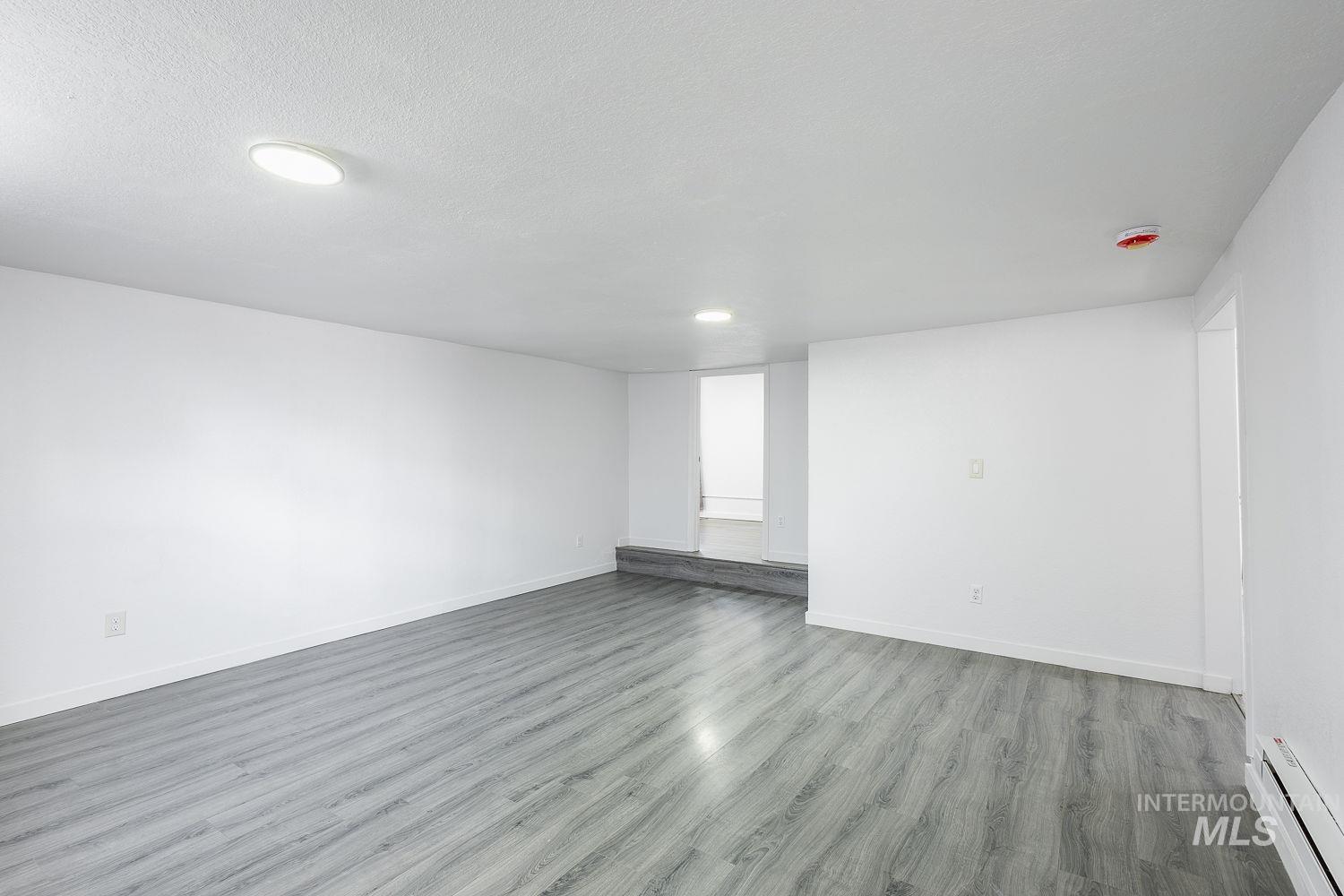 420 S 1st Ave, Caldwell, Idaho 83605, 2 Bedrooms, 1 Bathroom, Residential Income For Sale, Price $380,000,MLS 98977127