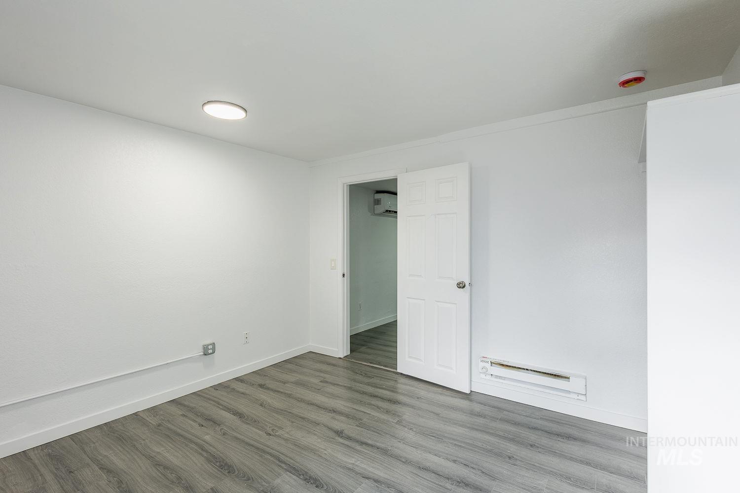 420 S 1st Ave, Caldwell, Idaho 83605, 2 Bedrooms, 1 Bathroom, Residential Income For Sale, Price $380,000,MLS 98977127