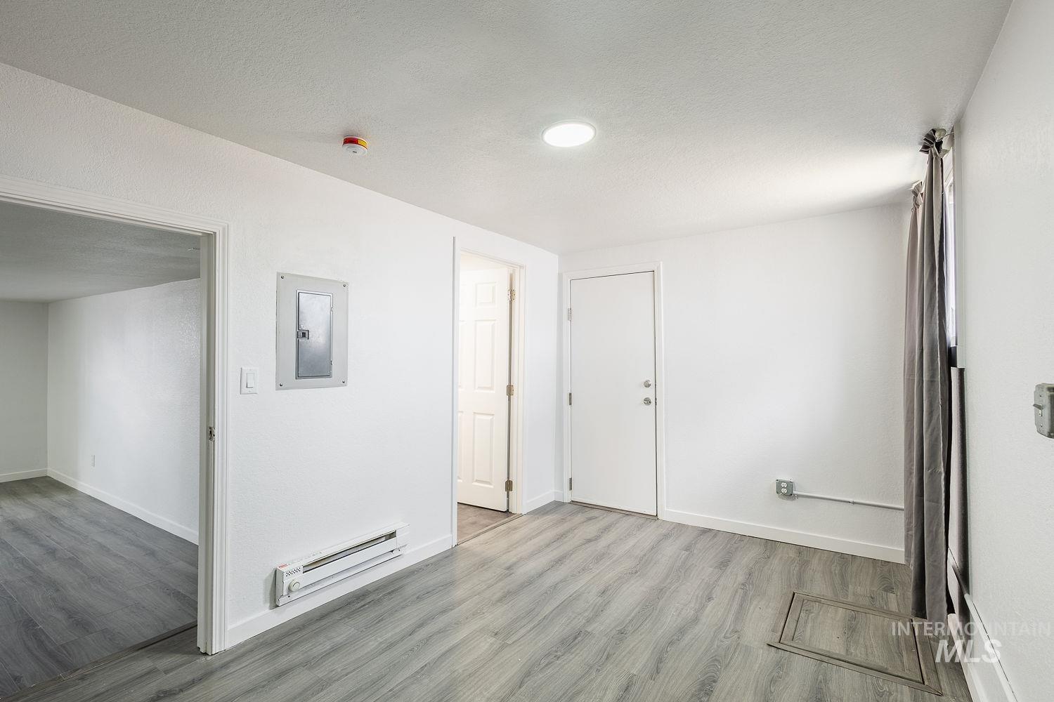 420 S 1st Ave, Caldwell, Idaho 83605, 2 Bedrooms, 1 Bathroom, Residential Income For Sale, Price $380,000,MLS 98977127