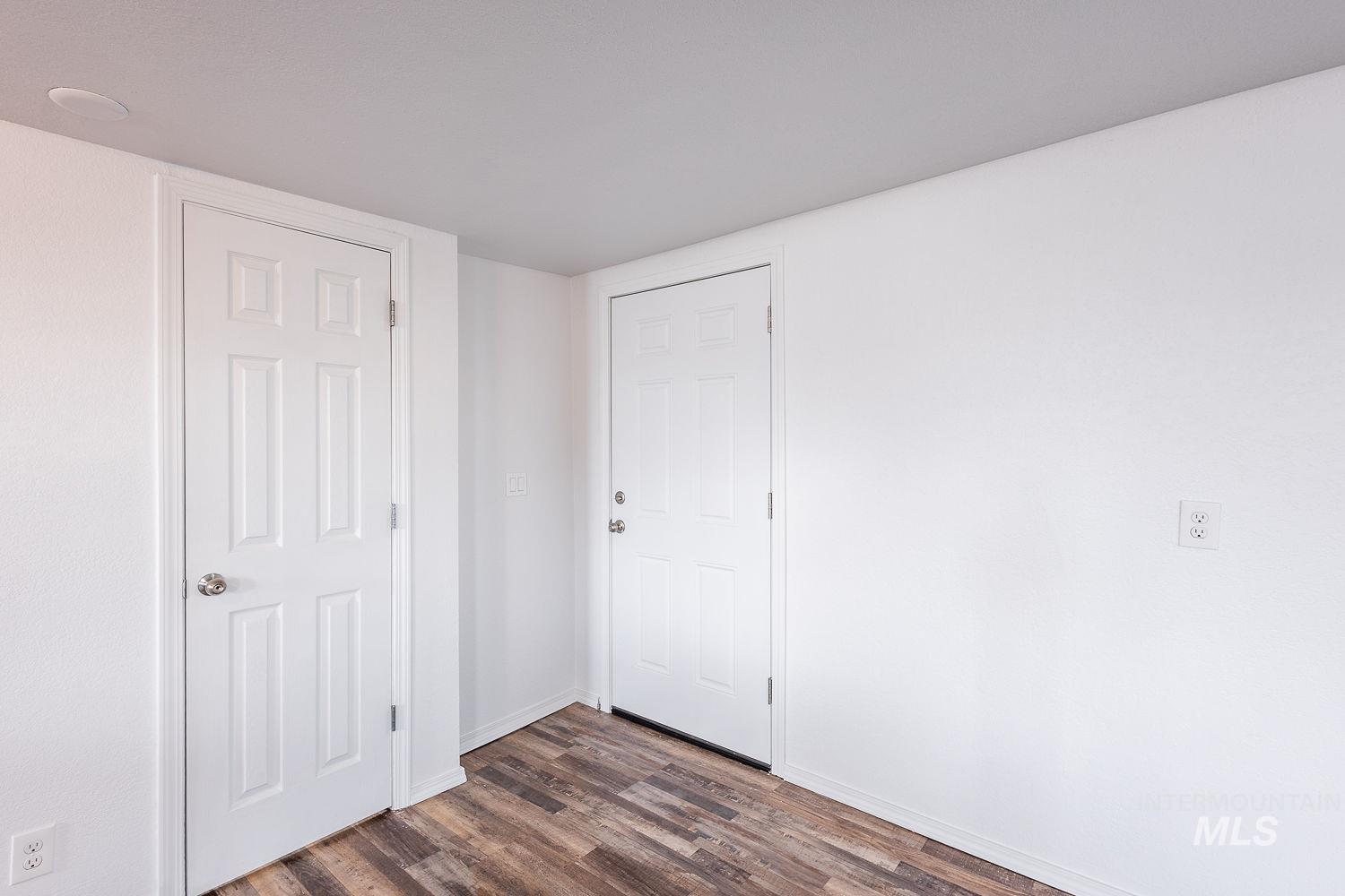 420 S 1st Ave, Caldwell, Idaho 83605, 2 Bedrooms, 1 Bathroom, Residential Income For Sale, Price $380,000,MLS 98977127