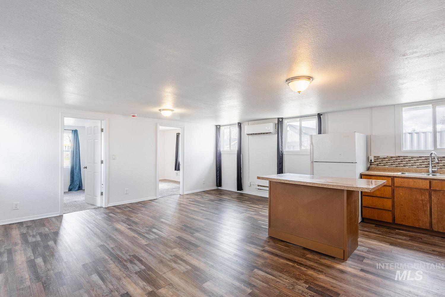 420 S 1st Ave, Caldwell, Idaho 83605, 2 Bedrooms, 1 Bathroom, Residential Income For Sale, Price $380,000,MLS 98977127