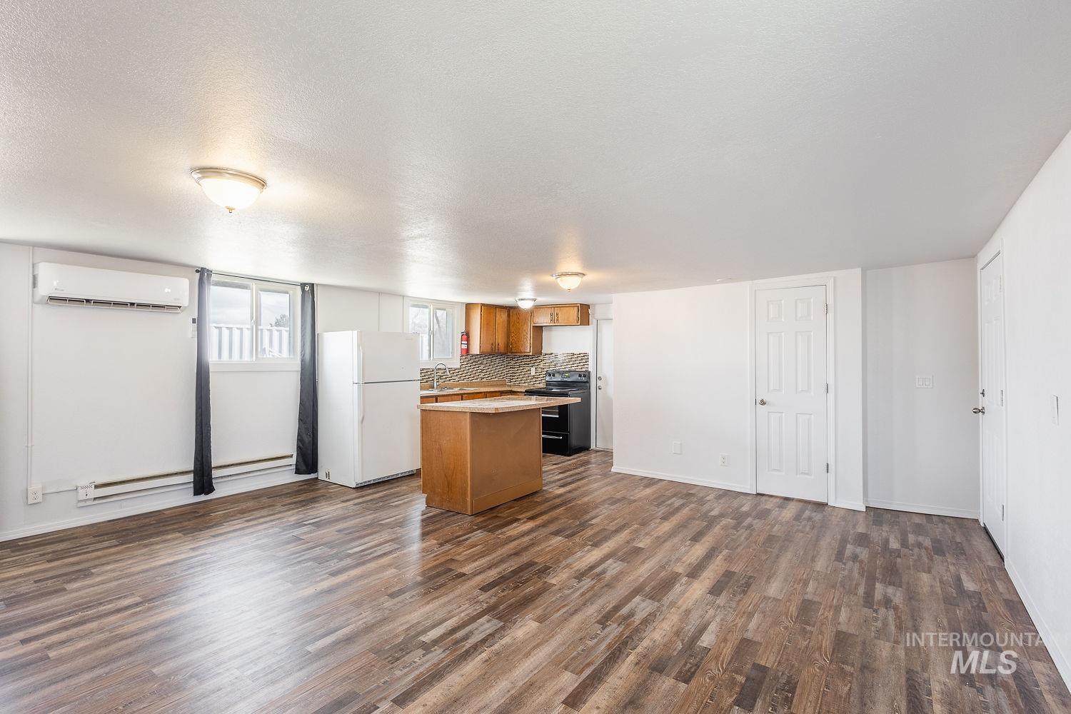 420 S 1st Ave, Caldwell, Idaho 83605, 2 Bedrooms, 1 Bathroom, Residential Income For Sale, Price $380,000,MLS 98977127