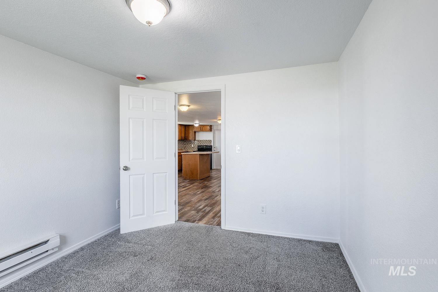 420 S 1st Ave, Caldwell, Idaho 83605, 2 Bedrooms, 1 Bathroom, Residential Income For Sale, Price $380,000,MLS 98977127