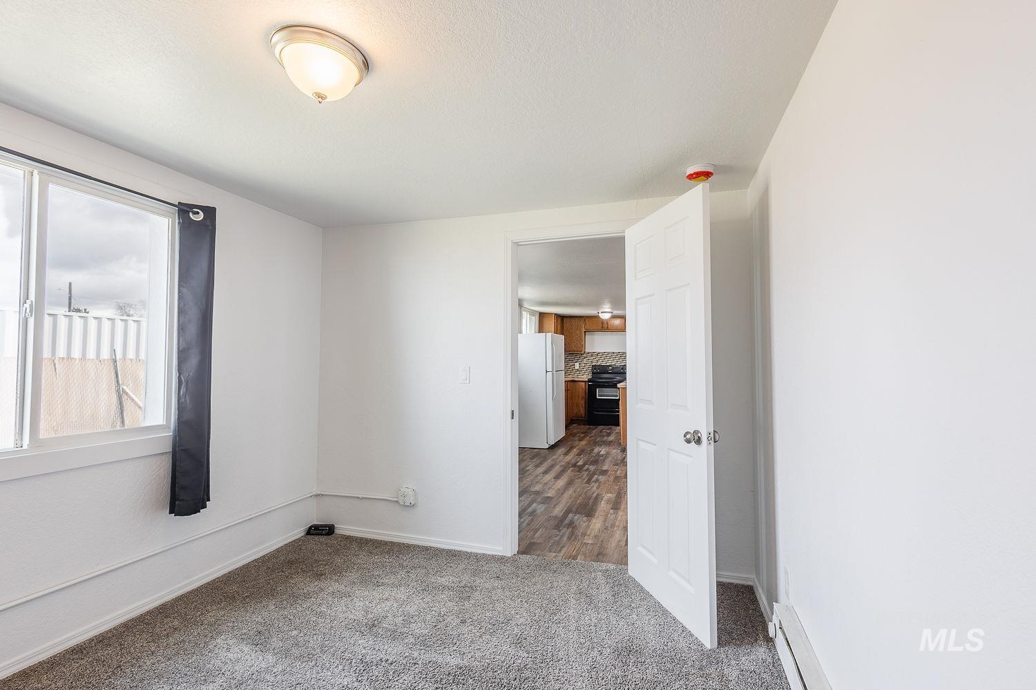 420 S 1st Ave, Caldwell, Idaho 83605, 2 Bedrooms, 1 Bathroom, Residential Income For Sale, Price $380,000,MLS 98977127