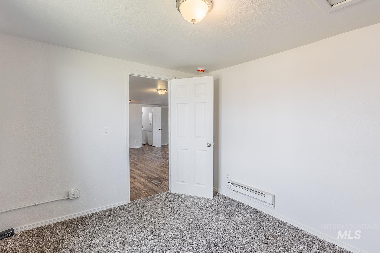 420 S 1st Ave, Caldwell, Idaho 83605, 2 Bedrooms, 1 Bathroom, Residential Income For Sale, Price $380,000,MLS 98977127