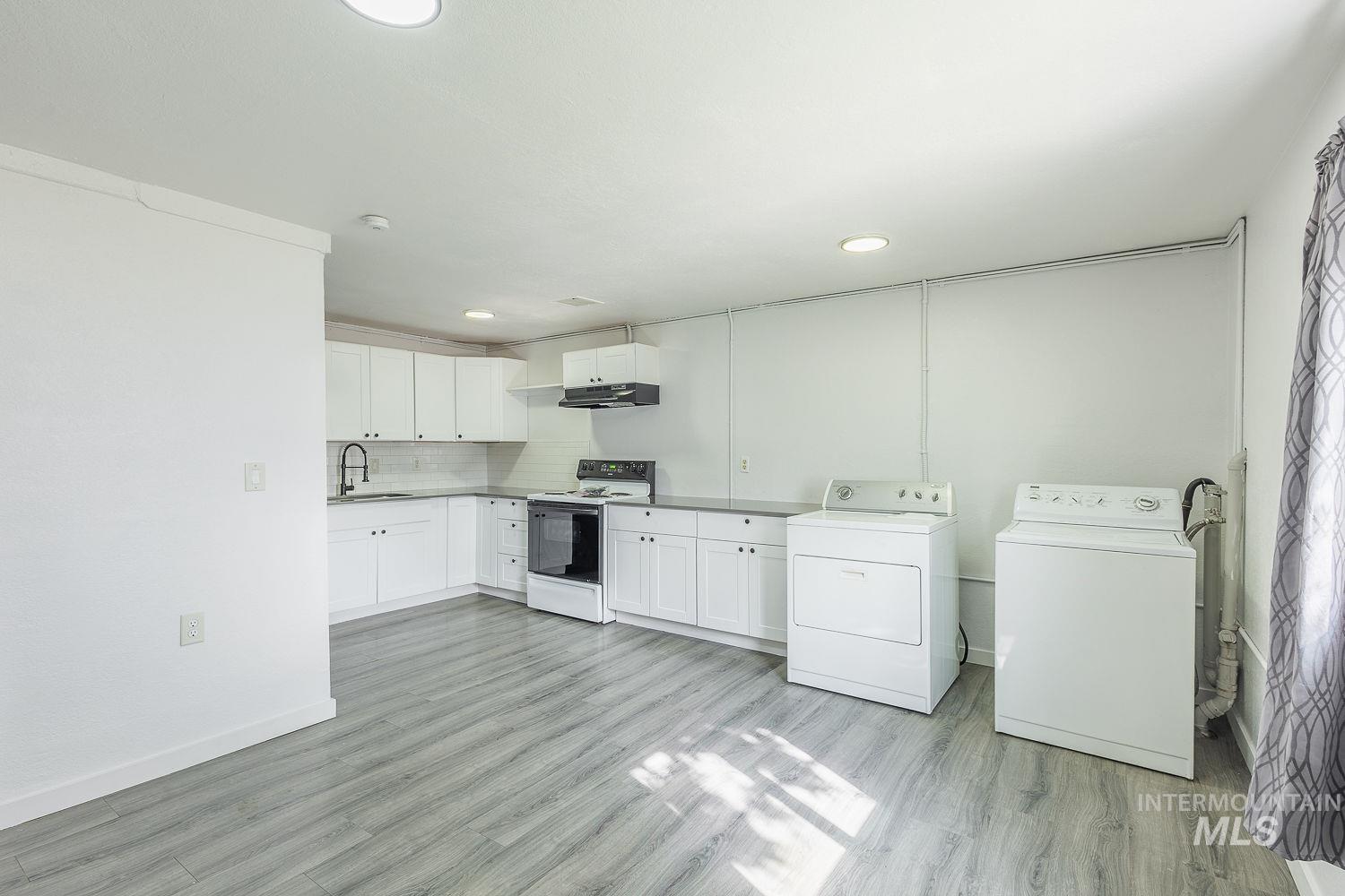 420 S 1st Ave, Caldwell, Idaho 83605, 2 Bedrooms, 1 Bathroom, Residential Income For Sale, Price $380,000,MLS 98977127