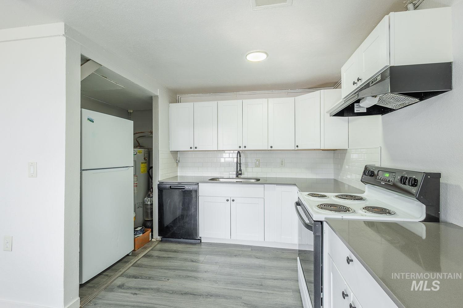 420 S 1st Ave, Caldwell, Idaho 83605, 2 Bedrooms, 1 Bathroom, Residential Income For Sale, Price $380,000,MLS 98977127