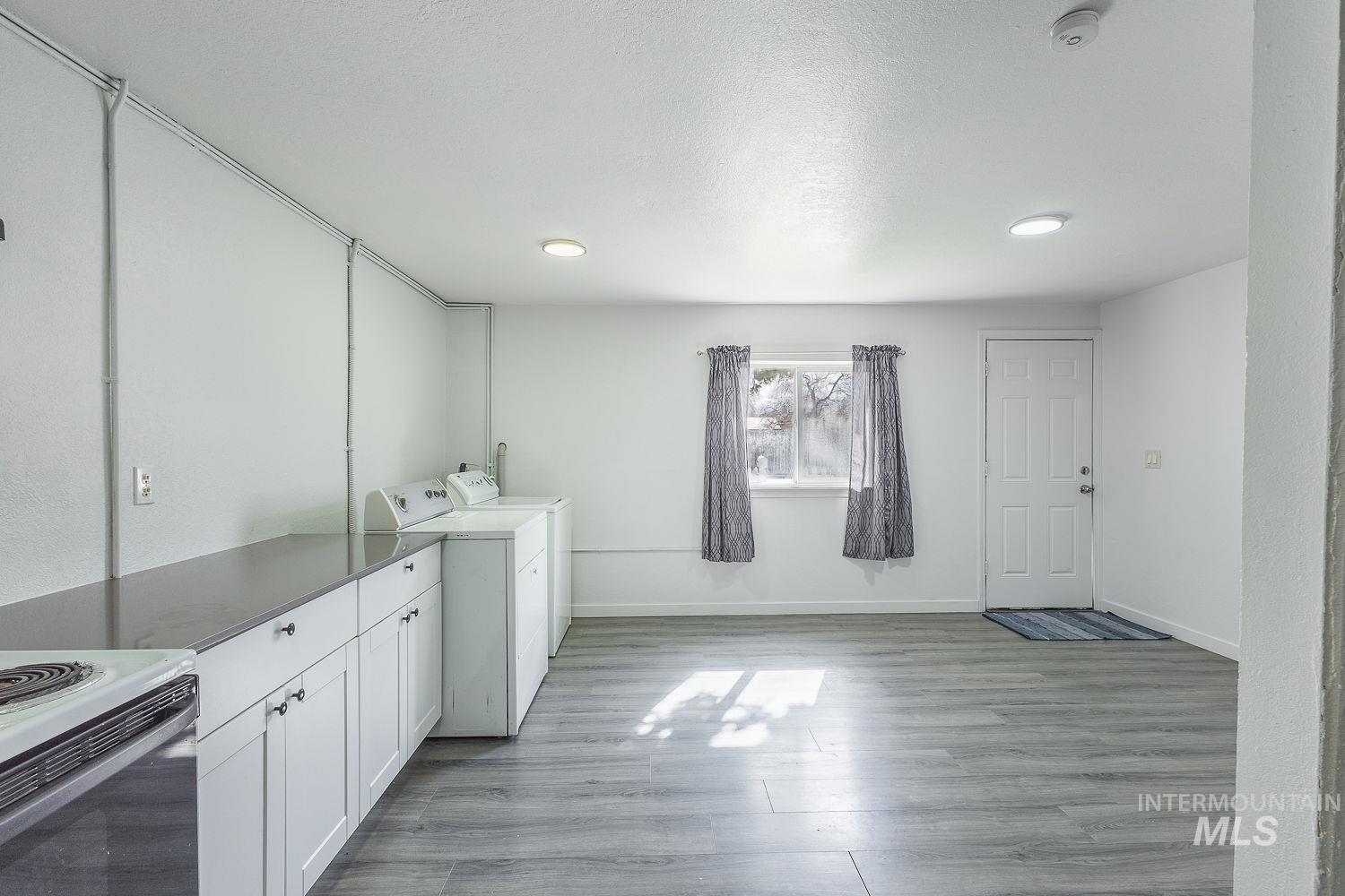 420 S 1st Ave, Caldwell, Idaho 83605, 2 Bedrooms, 1 Bathroom, Residential Income For Sale, Price $380,000,MLS 98977127