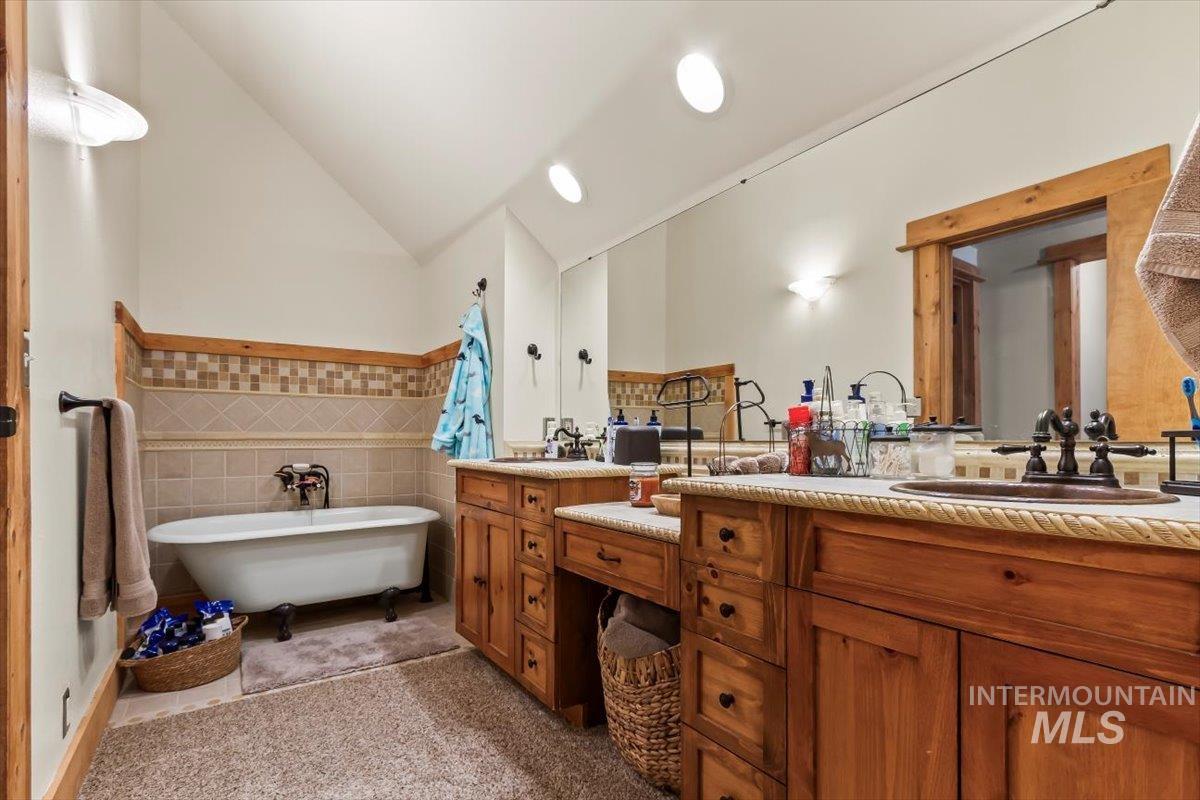 8 Condor Circle, Boise, Idaho 83716, 4 Bedrooms, 2 Bathrooms, Residential For Sale, Price $784,900,MLS 98977128