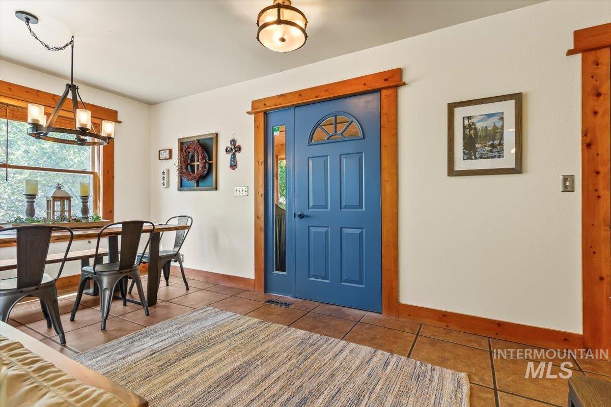 8 Condor Circle, Boise, Idaho 83716, 4 Bedrooms, 2 Bathrooms, Residential For Sale, Price $784,900,MLS 98977128