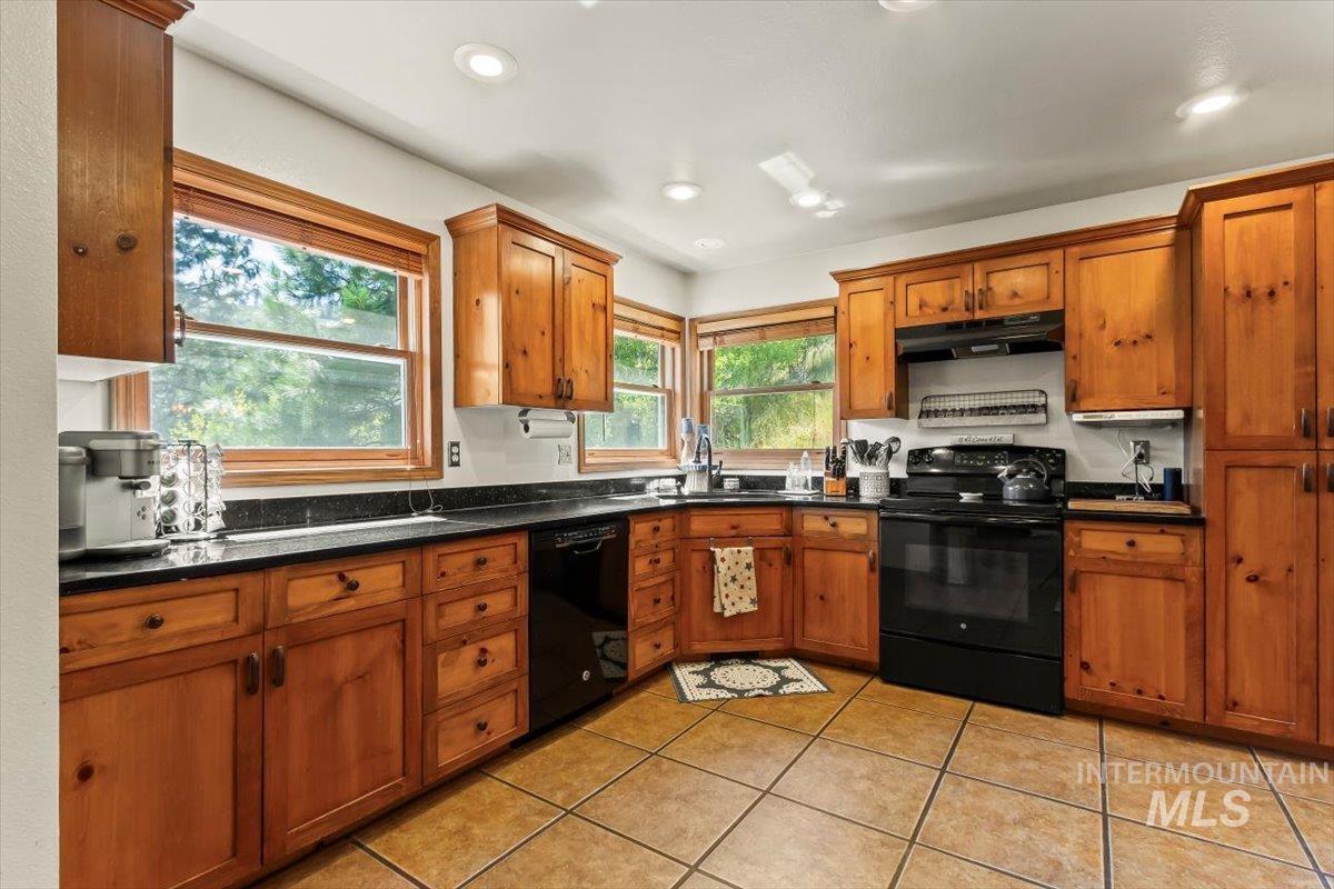 8 Condor Circle, Boise, Idaho 83716, 4 Bedrooms, 2 Bathrooms, Residential For Sale, Price $784,900,MLS 98977128