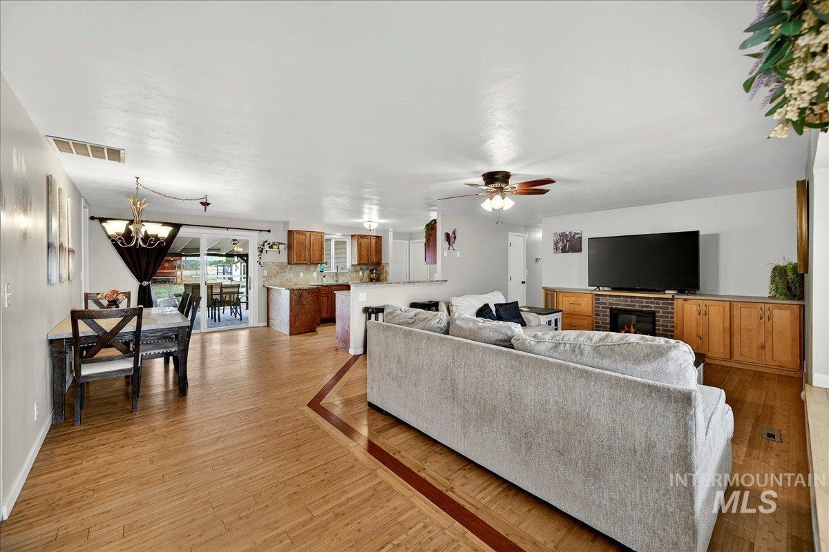 8601 S Cloverdale Rd, Boise, Idaho 83709, 4 Bedrooms, 3 Bathrooms, Residential For Sale, Price $889,000,MLS 98977132