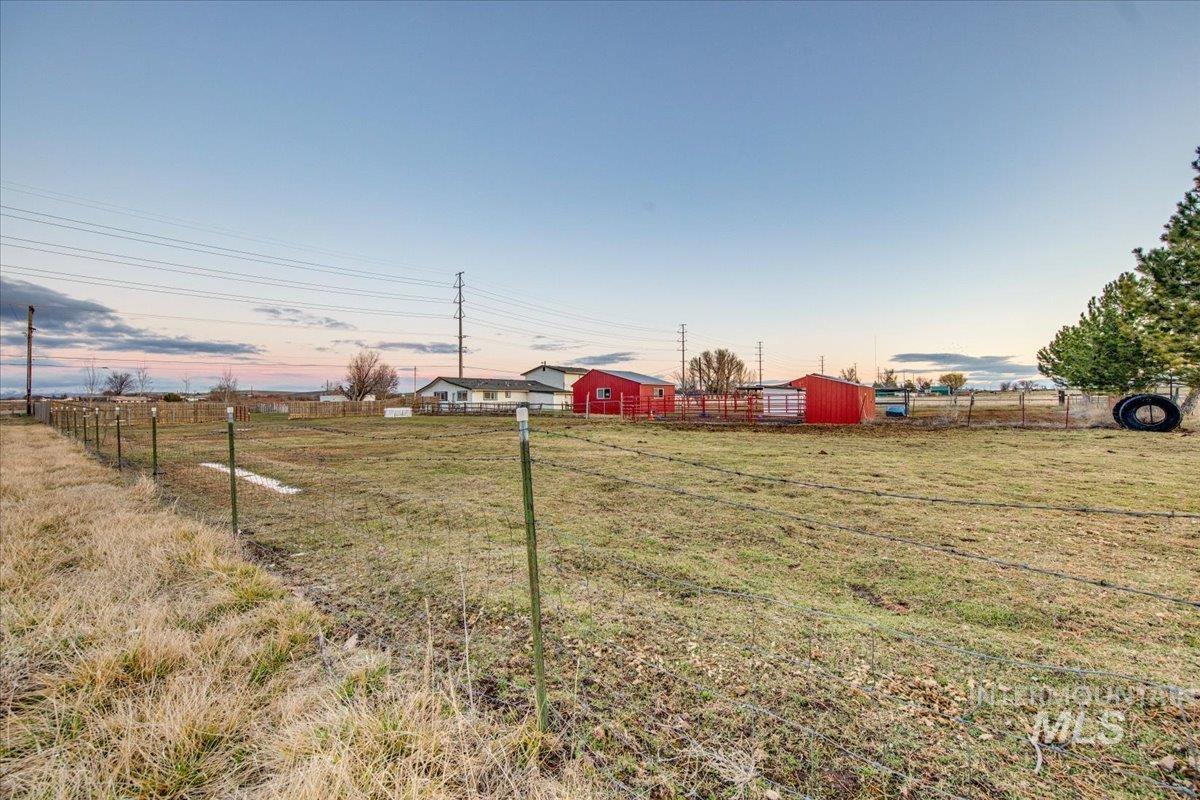 8601 S Cloverdale Rd, Boise, Idaho 83709, 4 Bedrooms, 3 Bathrooms, Residential For Sale, Price $889,000,MLS 98977132