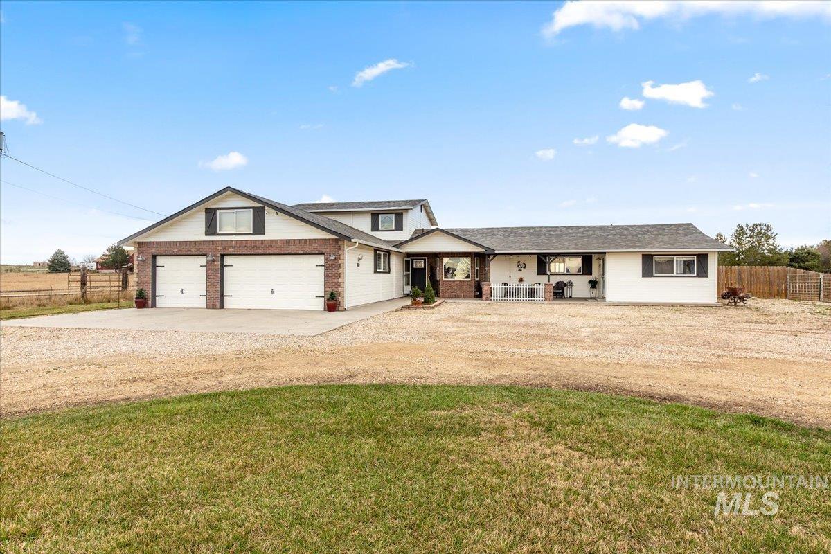 8601 S Cloverdale Rd, Boise, Idaho 83709, 4 Bedrooms, 3 Bathrooms, Residential For Sale, Price $889,000,MLS 98977132