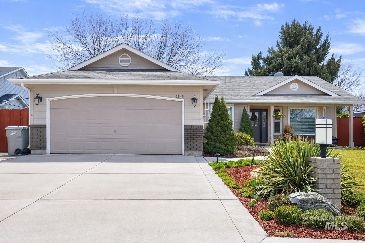 9249 W Carousel St, Boise, Idaho 83709, 3 Bedrooms, 2 Bathrooms, Residential For Sale, Price $449,900,MLS 98977134