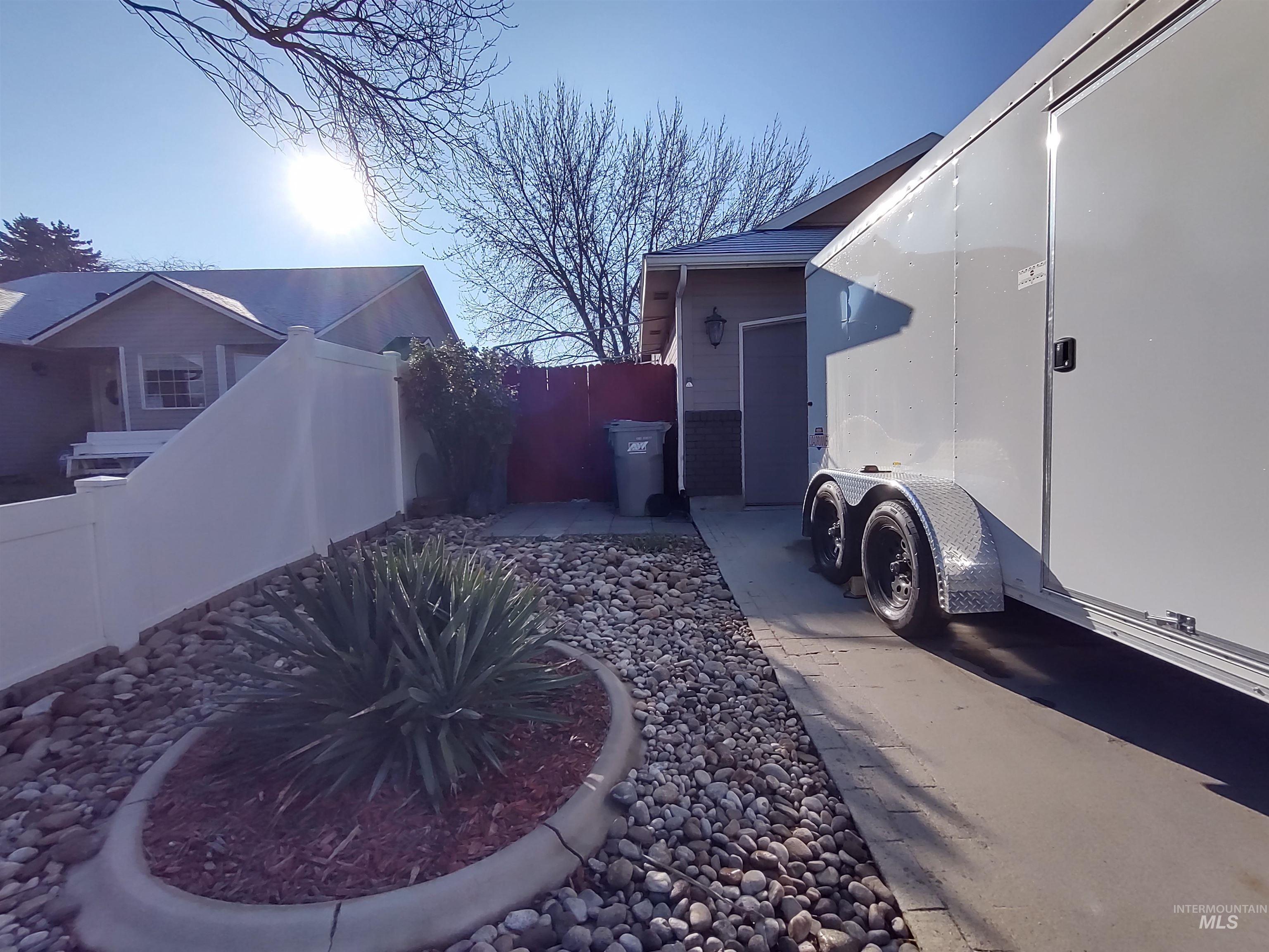 9249 W Carousel St, Boise, Idaho 83709, 3 Bedrooms, 2 Bathrooms, Residential For Sale, Price $449,900,MLS 98977134