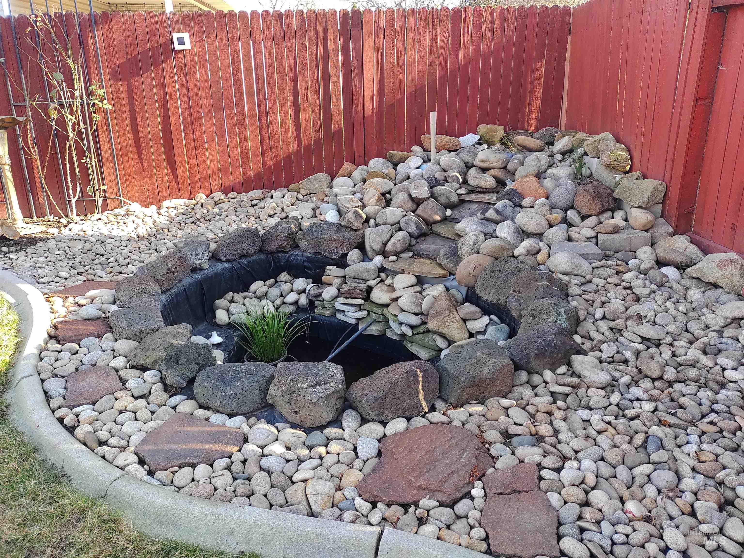 9249 W Carousel St, Boise, Idaho 83709, 3 Bedrooms, 2 Bathrooms, Residential For Sale, Price $449,900,MLS 98977134