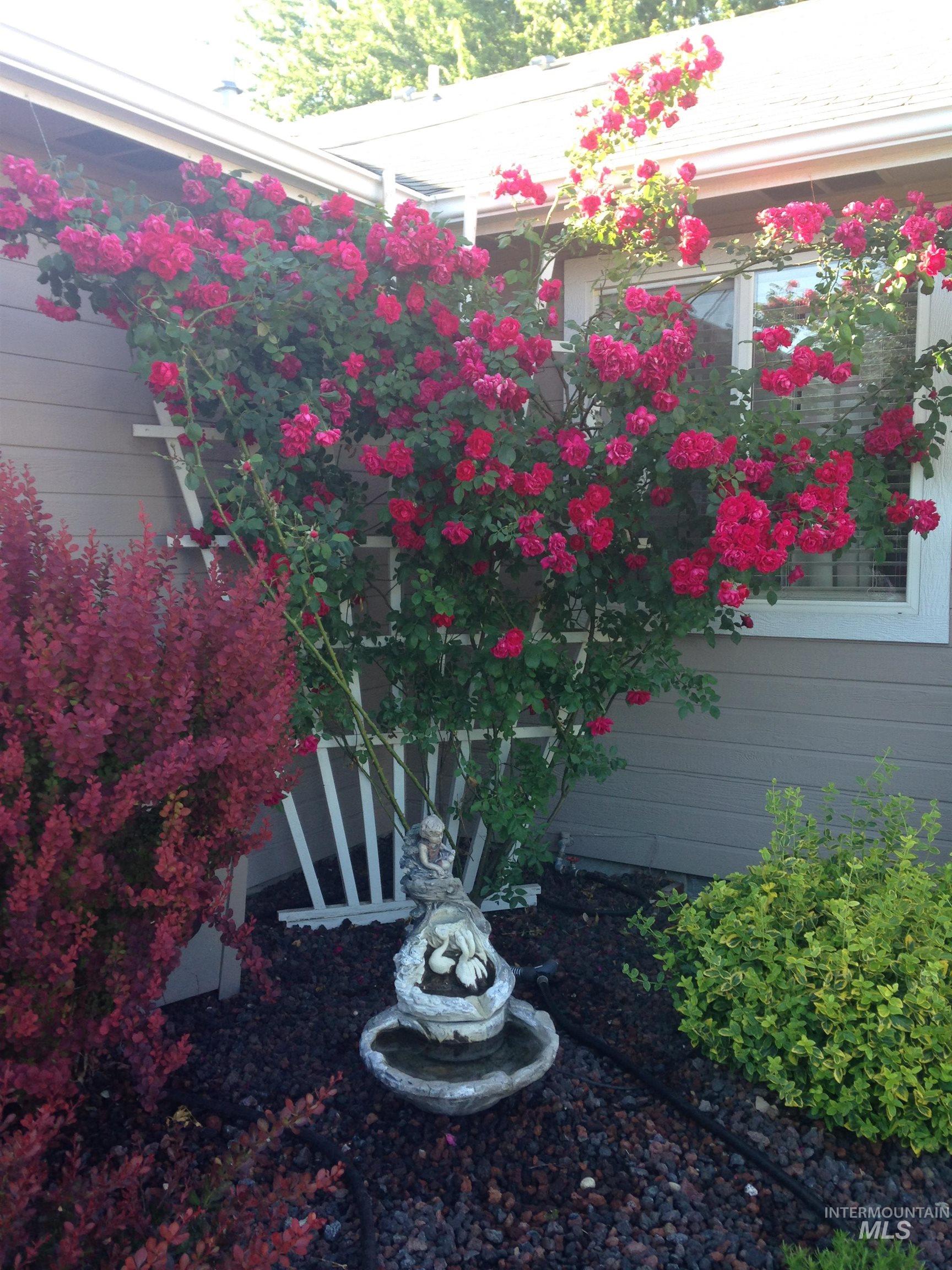 9249 W Carousel St, Boise, Idaho 83709, 3 Bedrooms, 2 Bathrooms, Residential For Sale, Price $449,900,MLS 98977134