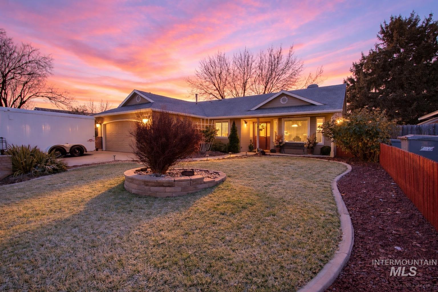 9249 W Carousel St, Boise, Idaho 83709, 3 Bedrooms, 2 Bathrooms, Residential For Sale, Price $449,900,MLS 98977134