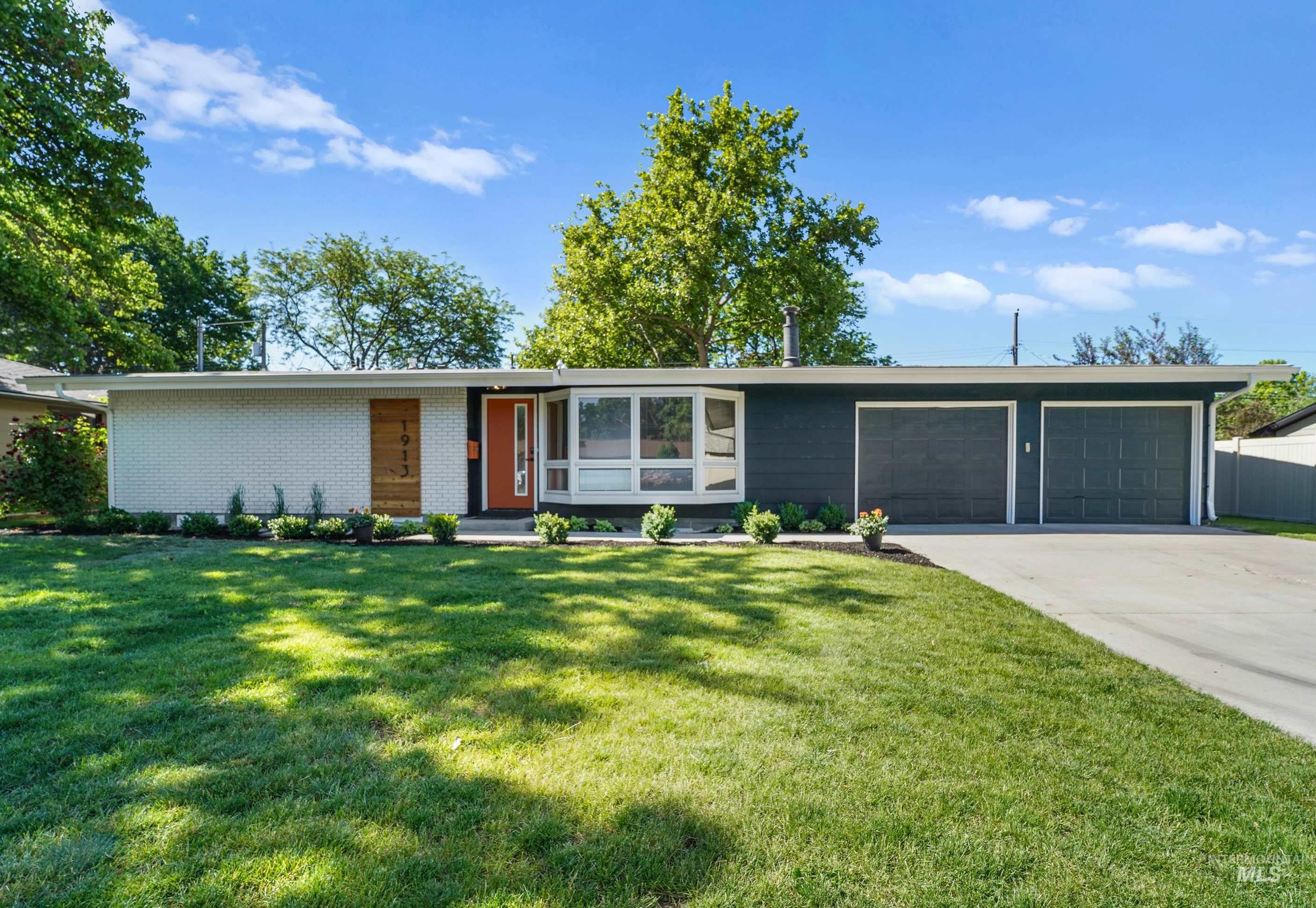 1913 W Suncrest Dr, Boise, Idaho 83705, 5 Bedrooms, 2 Bathrooms, Residential For Sale, Price $649,900,MLS 98977135