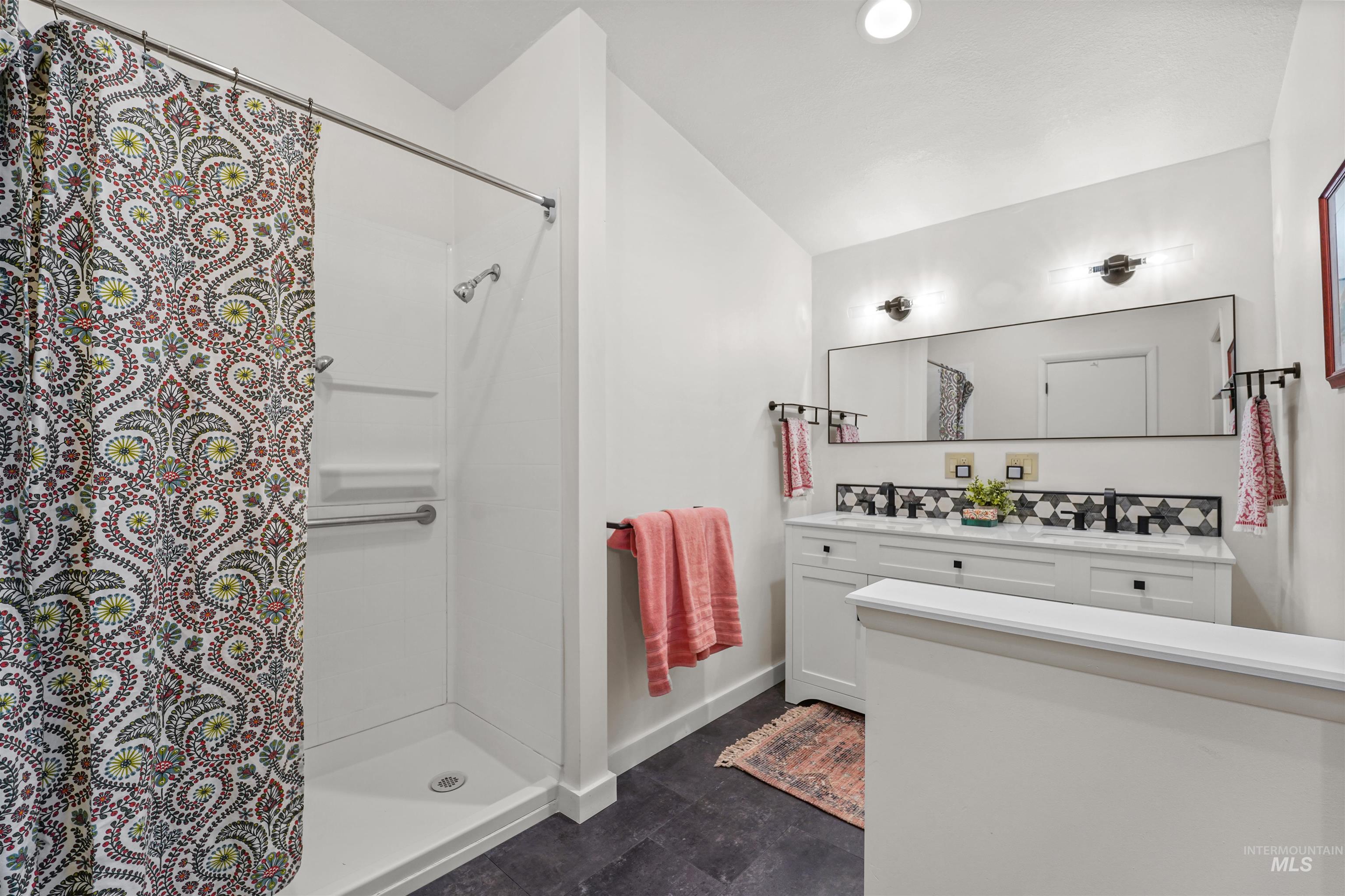 1913 W Suncrest Dr, Boise, Idaho 83705, 5 Bedrooms, 2 Bathrooms, Residential For Sale, Price $649,900,MLS 98977135