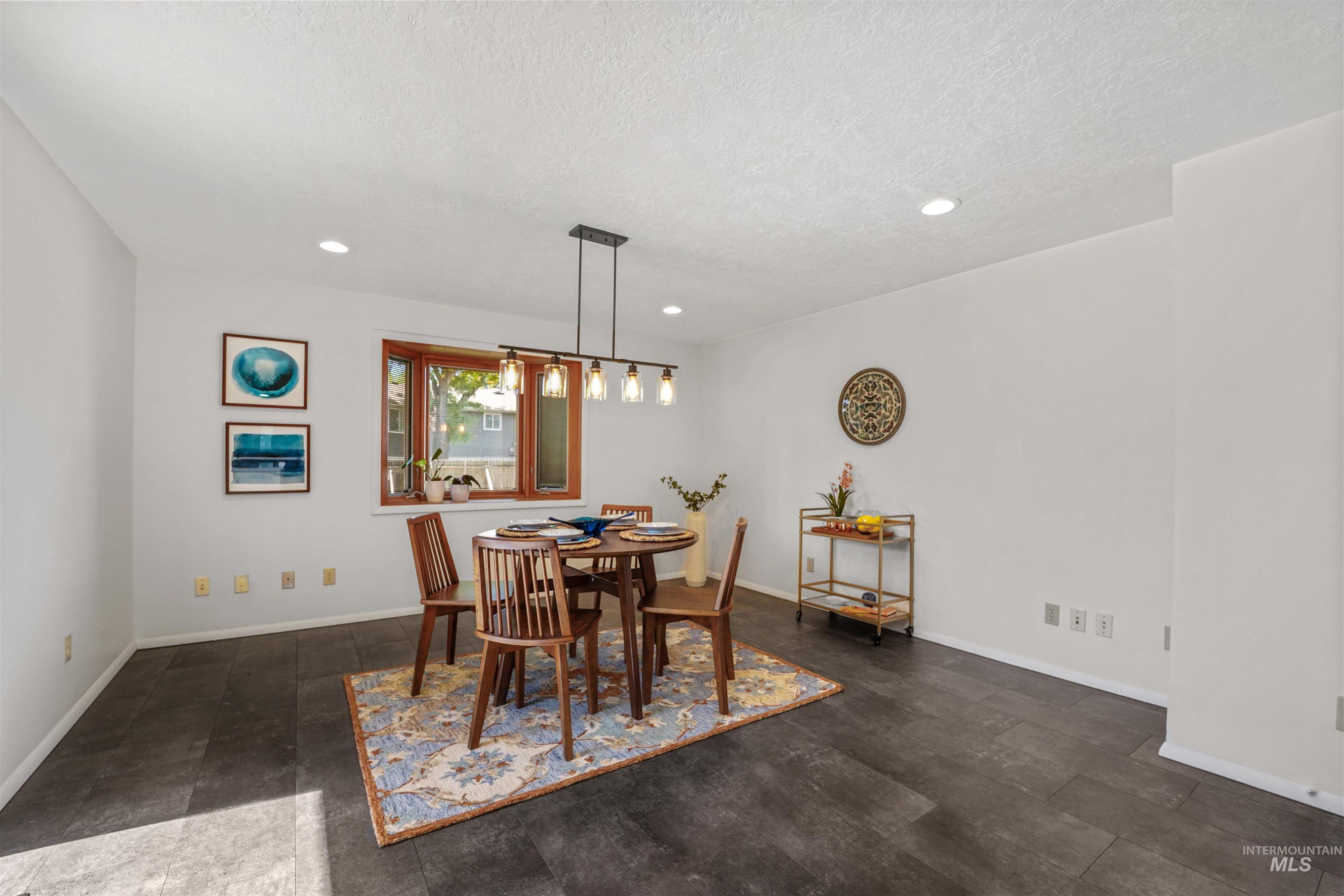 1913 W Suncrest Dr, Boise, Idaho 83705, 5 Bedrooms, 2 Bathrooms, Residential For Sale, Price $649,900,MLS 98977135