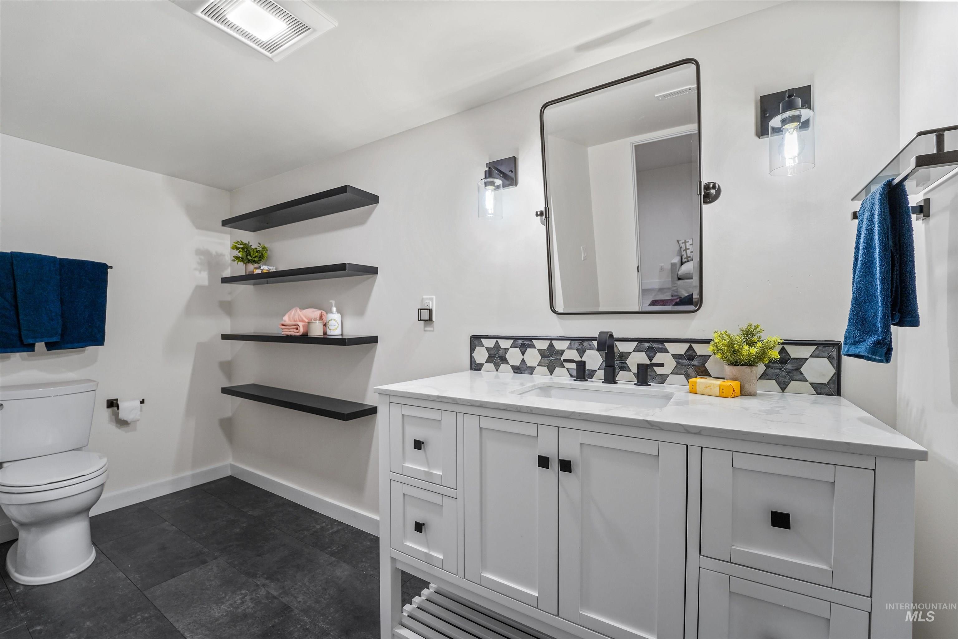 1913 W Suncrest Dr, Boise, Idaho 83705, 5 Bedrooms, 2 Bathrooms, Residential For Sale, Price $649,900,MLS 98977135