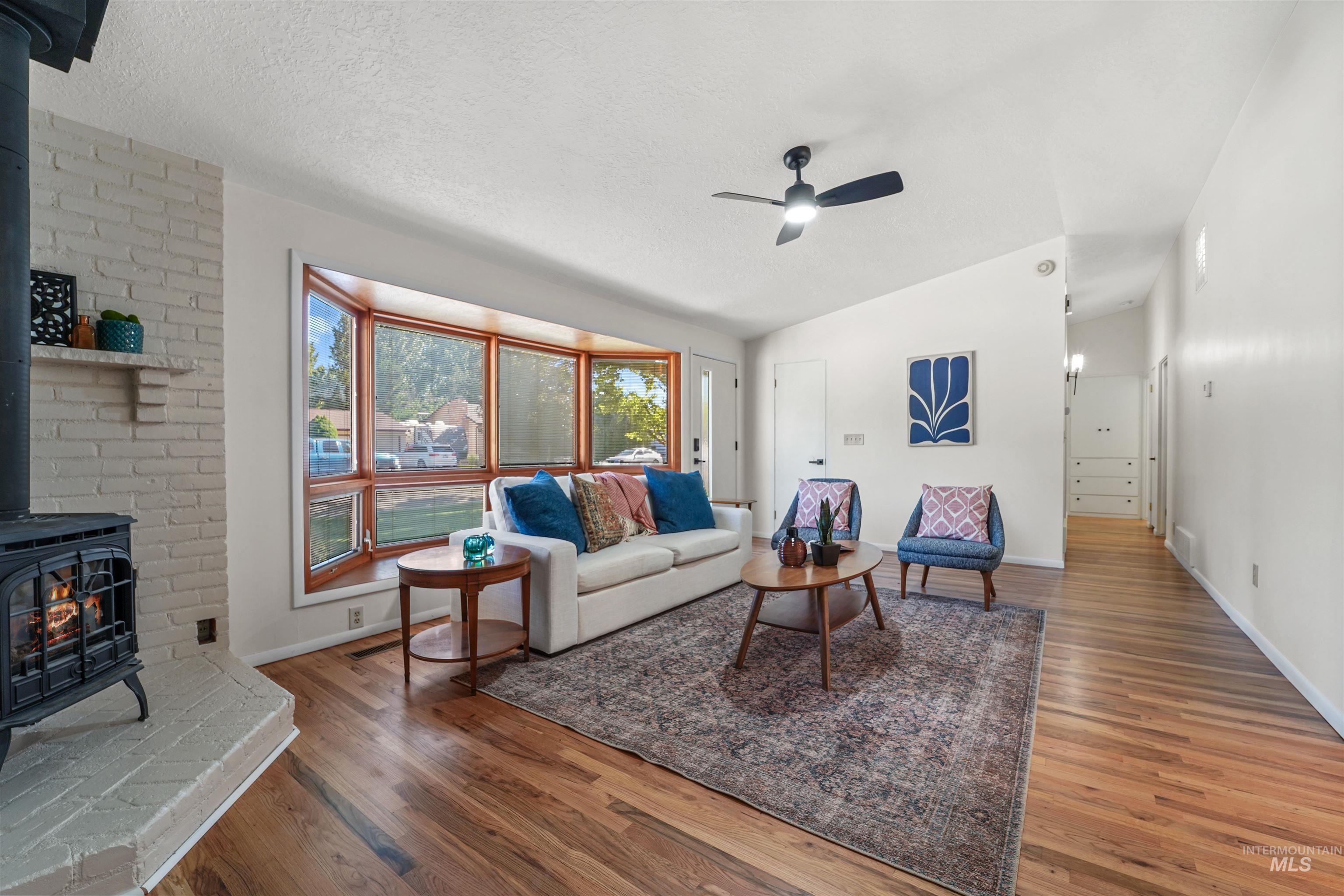 1913 W Suncrest Dr, Boise, Idaho 83705, 5 Bedrooms, 2 Bathrooms, Residential For Sale, Price $649,900,MLS 98977135