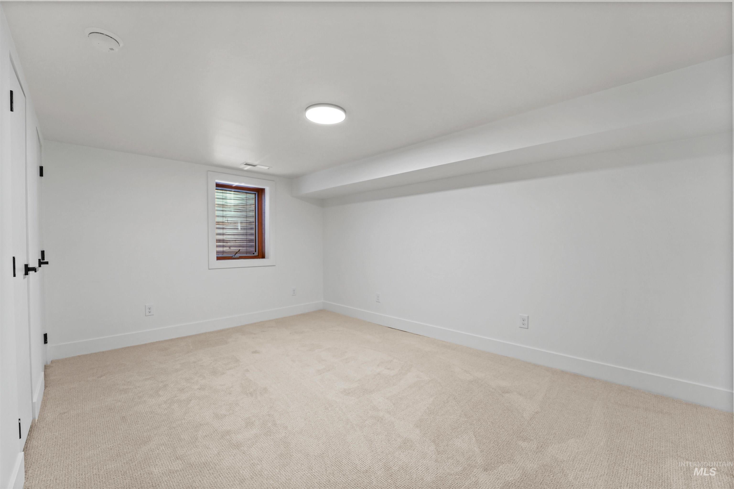 1913 W Suncrest Dr, Boise, Idaho 83705, 5 Bedrooms, 2 Bathrooms, Residential For Sale, Price $649,900,MLS 98977135