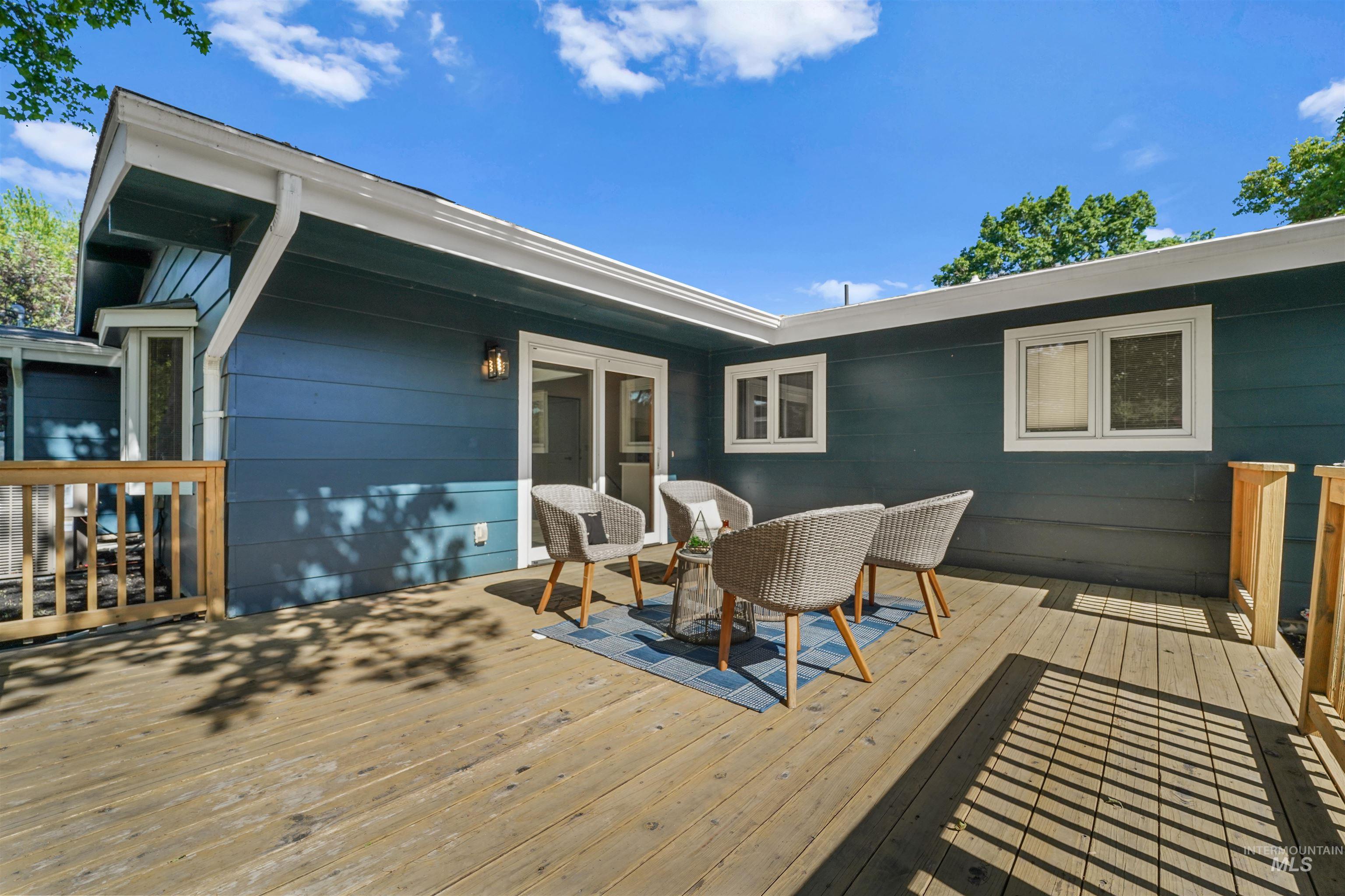 1913 W Suncrest Dr, Boise, Idaho 83705, 5 Bedrooms, 2 Bathrooms, Residential For Sale, Price $649,900,MLS 98977135