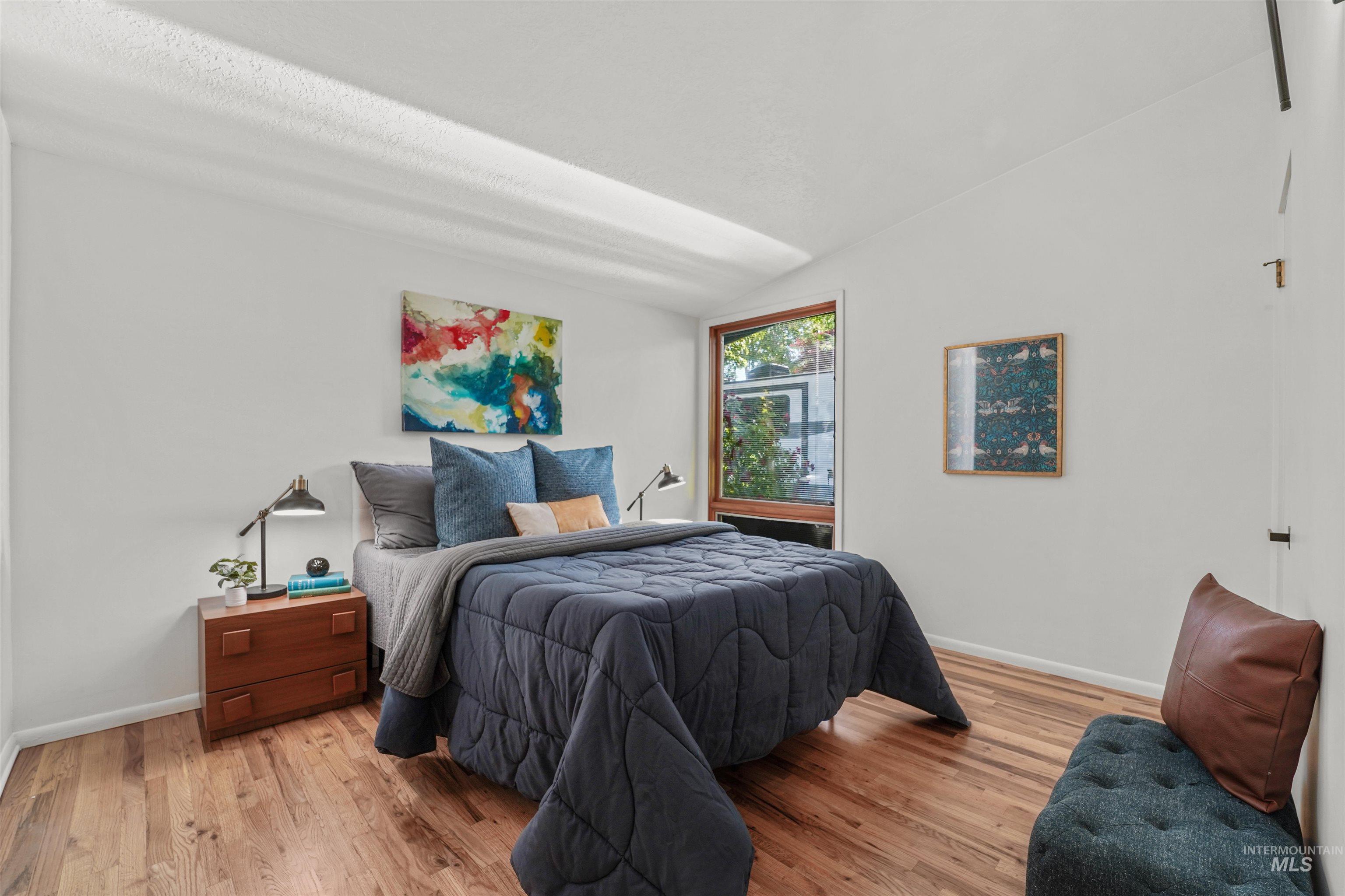 1913 W Suncrest Dr, Boise, Idaho 83705, 5 Bedrooms, 2 Bathrooms, Residential For Sale, Price $649,900,MLS 98977135