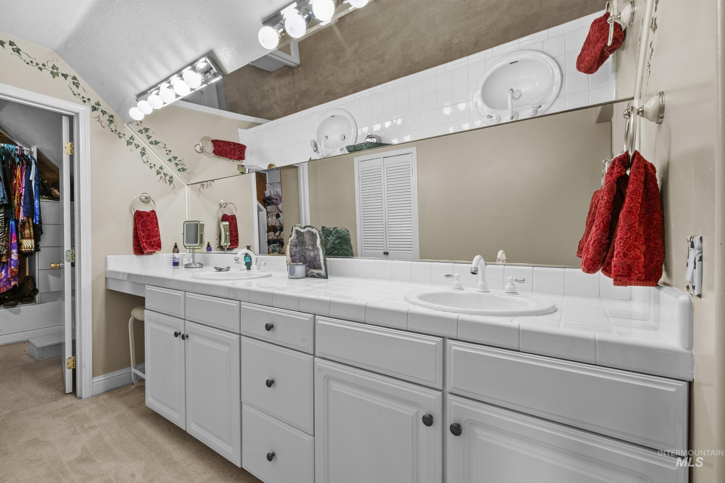 69 River Ranch Rd, Garden Valley, Idaho 83622, 4 Bedrooms, 4 Bathrooms, Residential For Sale, Price $1,025,000,MLS 98977138